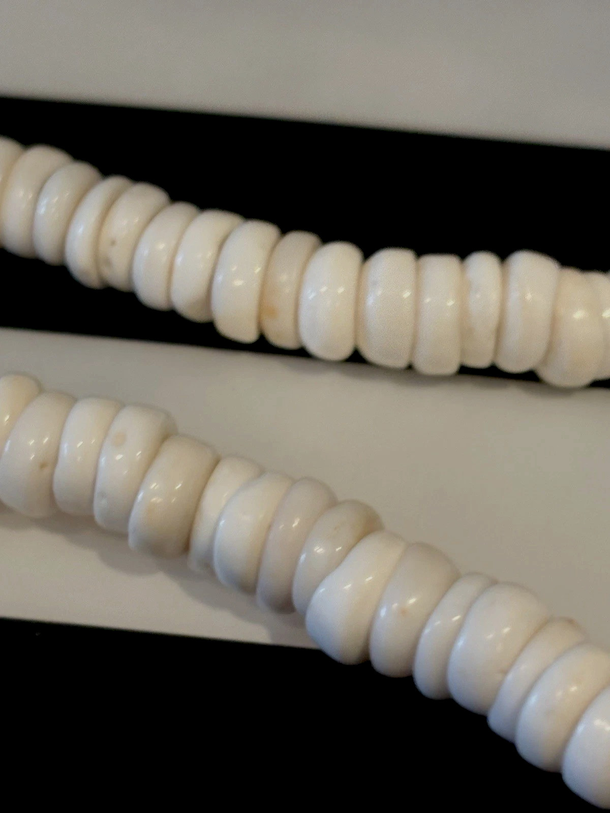Vintage 19.25 Inch Hawaiian Puka Shell Necklace Large 20mm Shells 73.5 Gr