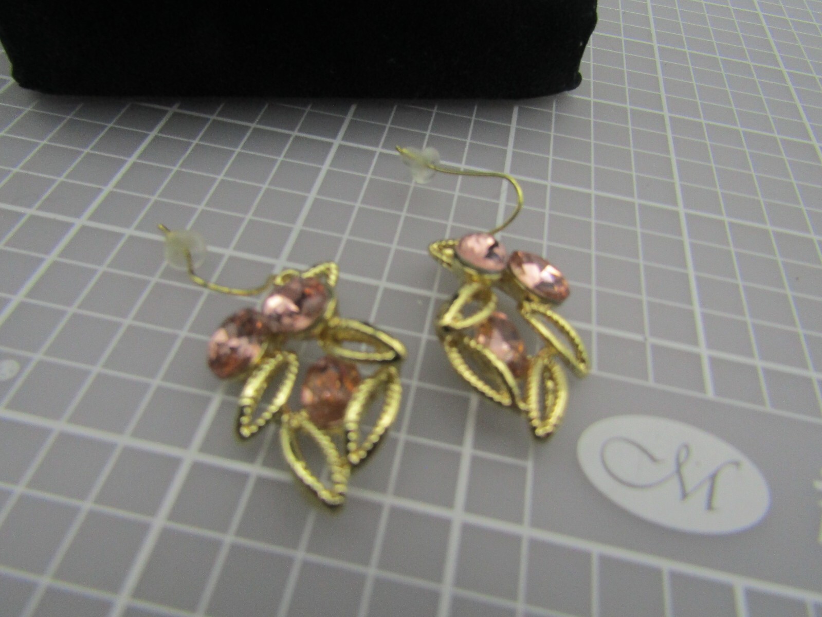17″ STATEMENT NECKLACE AND EARRING SET GOLD TONE & PINK CRYSTALS NWOT w box