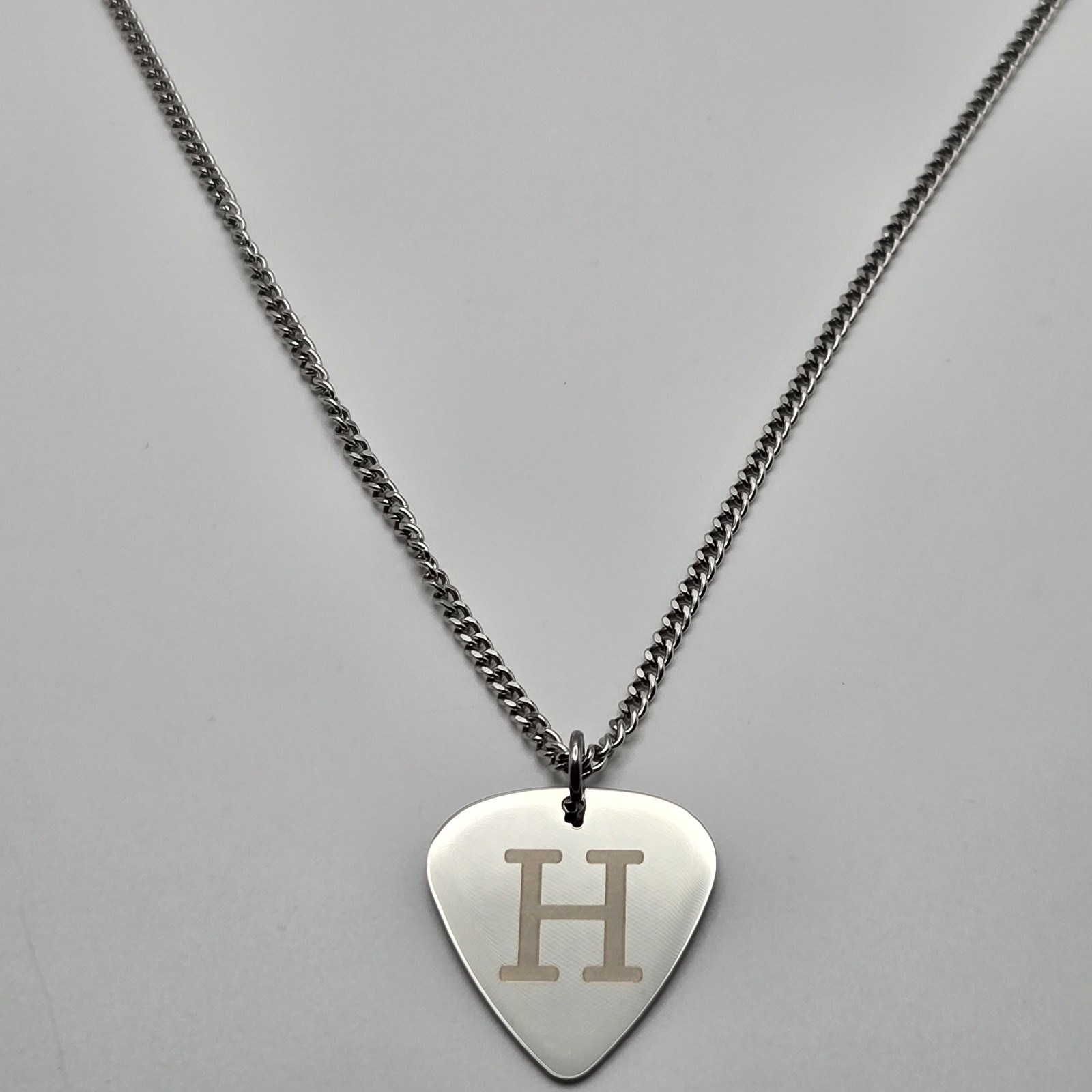 CUSTOM NAME GUITAR PICK CHARM 18″-24″ STAINLESS STEEL CURB CHAIN NECKLACE