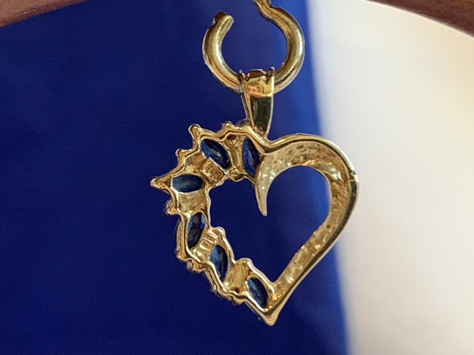 10K Yellow Gold Heart Pendant 1.87g Fine Jewelry Sapphire Color Stones *READ*