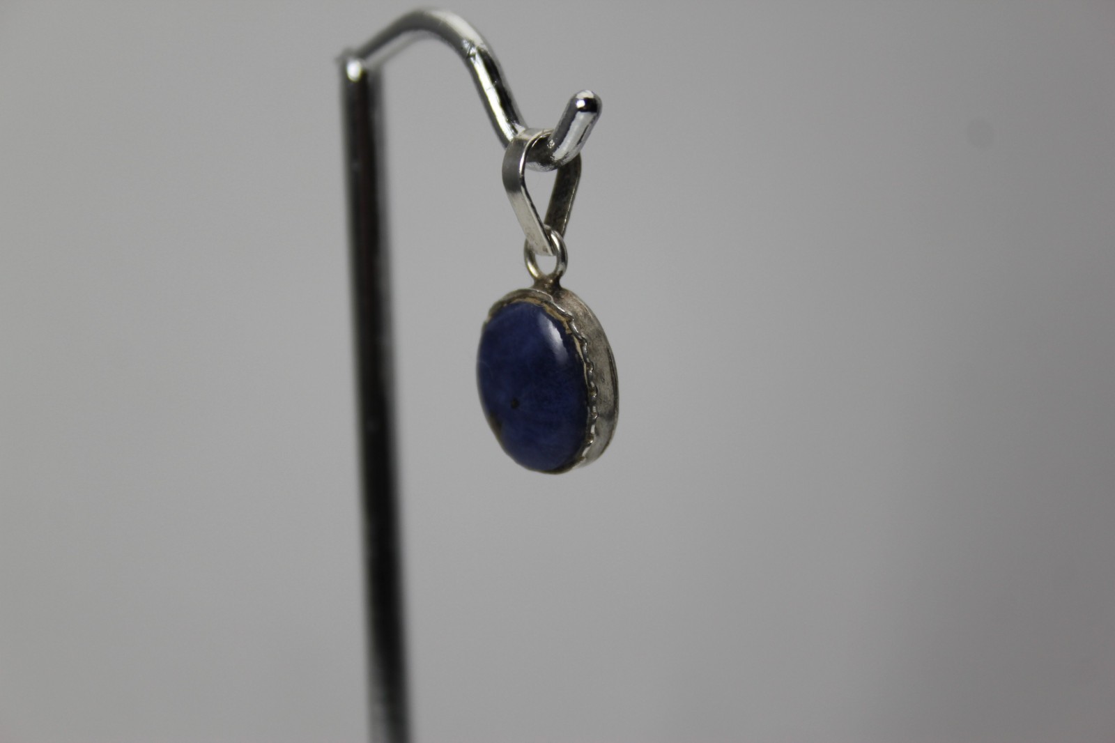 .950 Silver Hallmark Pendant With Blue Oval Stone In Bezel 1.1 Grams (PEN10430)