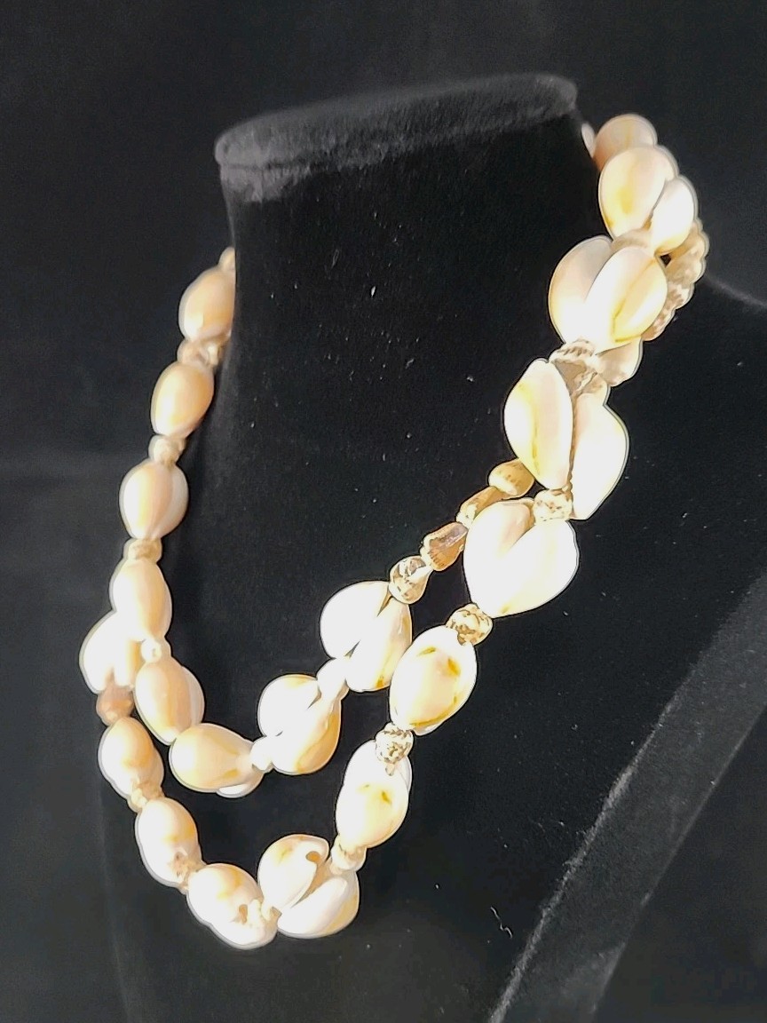 Seashell Long Necklace, Womens Ocean Necklace, Excellent condition