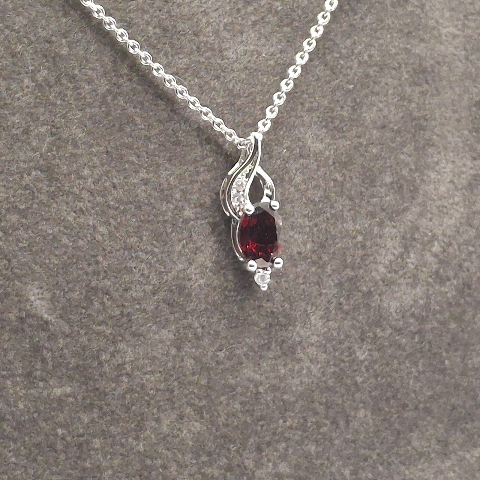 Avon Red Crystal Pendant Necklace Silver Tone Vintage Dainty 46cm