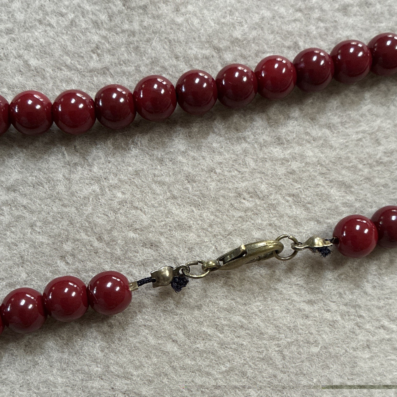 Classic Cherry Red Round Glass/Beaded Strand Necklace w/Lobster Clasp Ball.