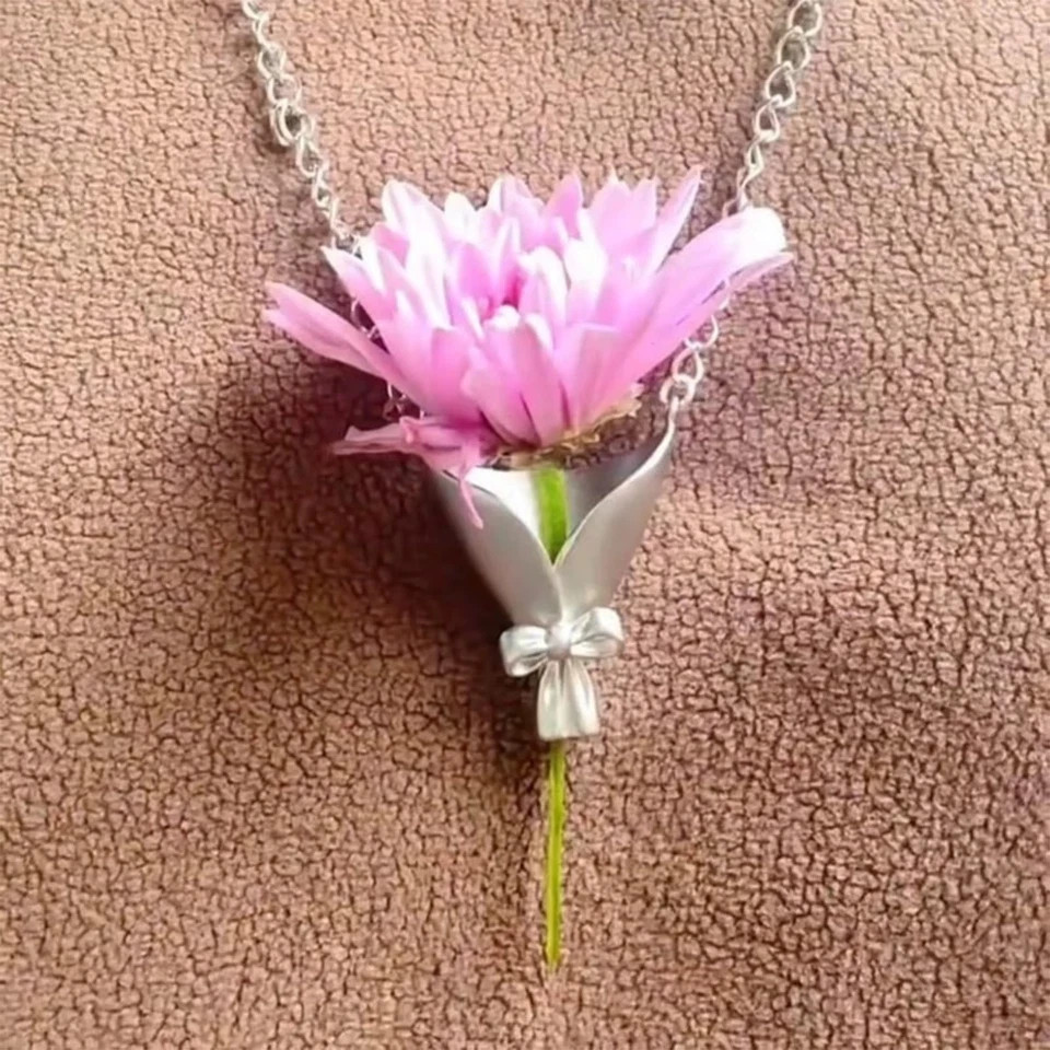 Wearable Vase Necklace for Women Artful Flower Bouquet Pendant Chain