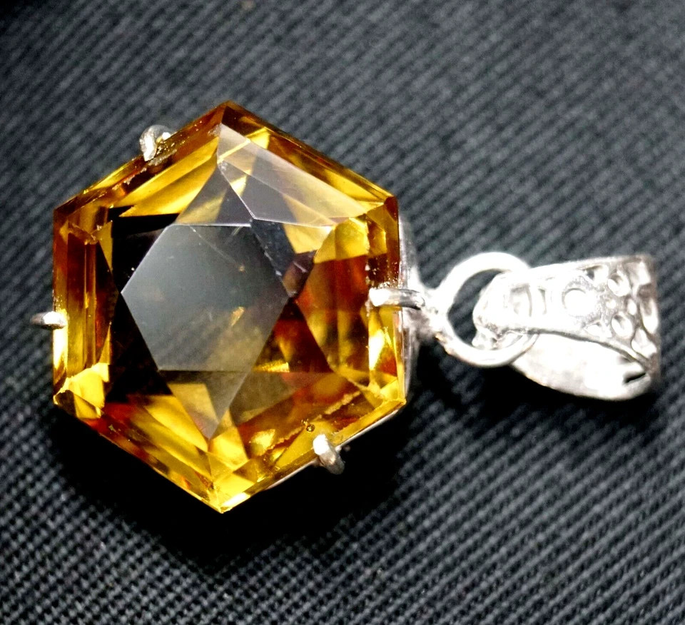 Natural Alexandrite Color Change Gemstone 925 Solid Silver Pendant 73.25 Ct AAA+