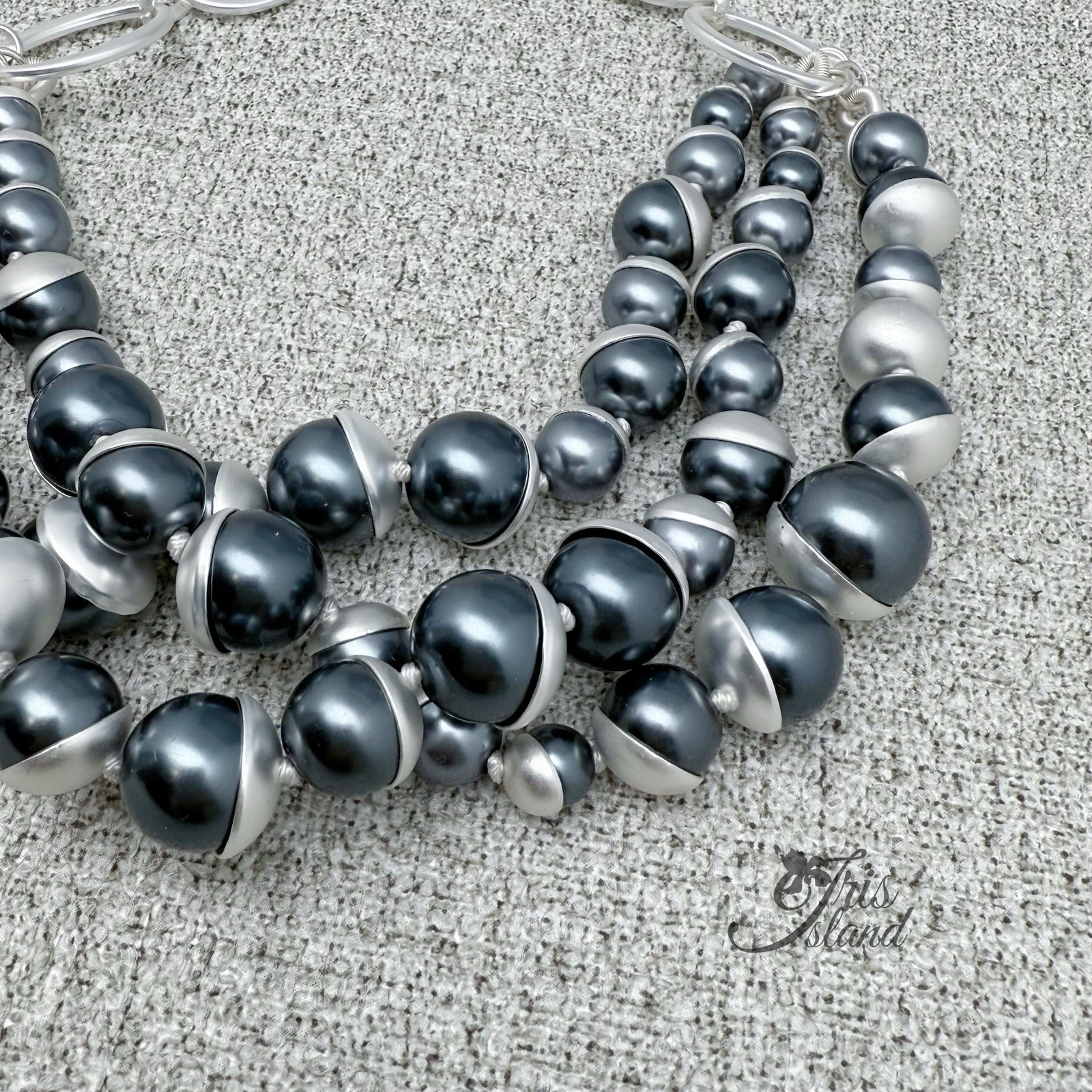 Chunky Silver Plated Shell Pearl Statement Necklace 16.5” Multi Strand Choker 65