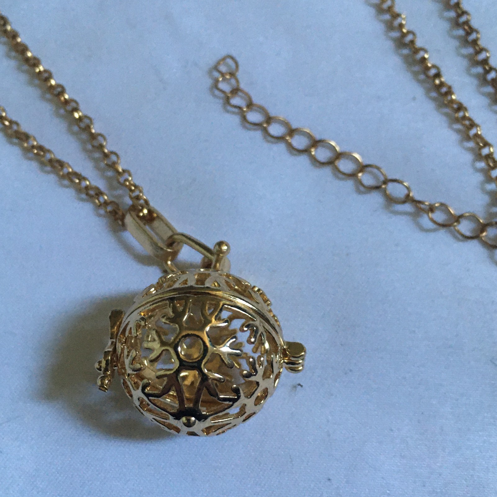 GOLD TONE HARMONY BALL PENDANT NECKLACE 32″