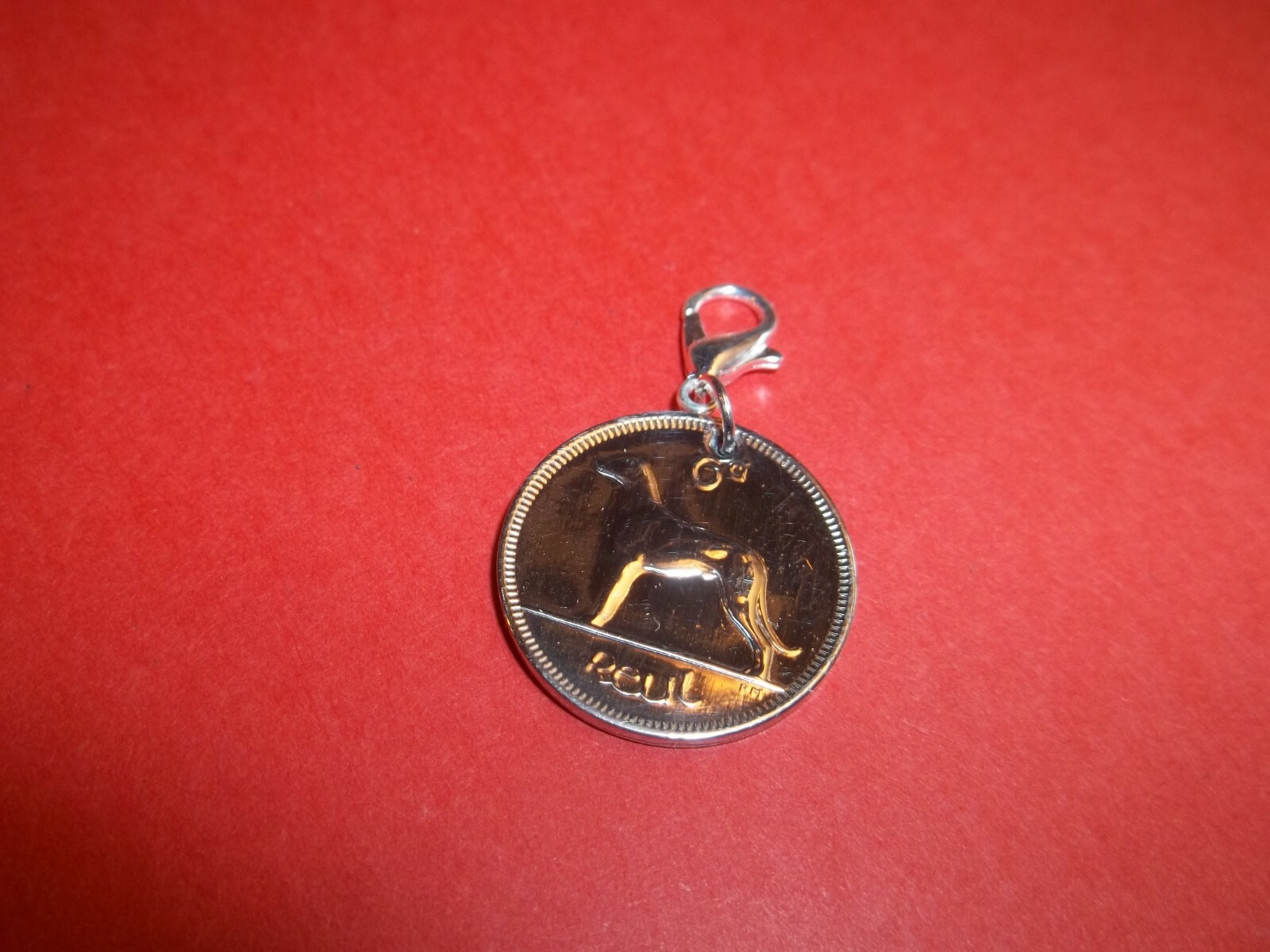 SIXPENCE COIN – IRISH WOLFHOUND – POLISHED PENDANT / CHARM – 1940 to 1967