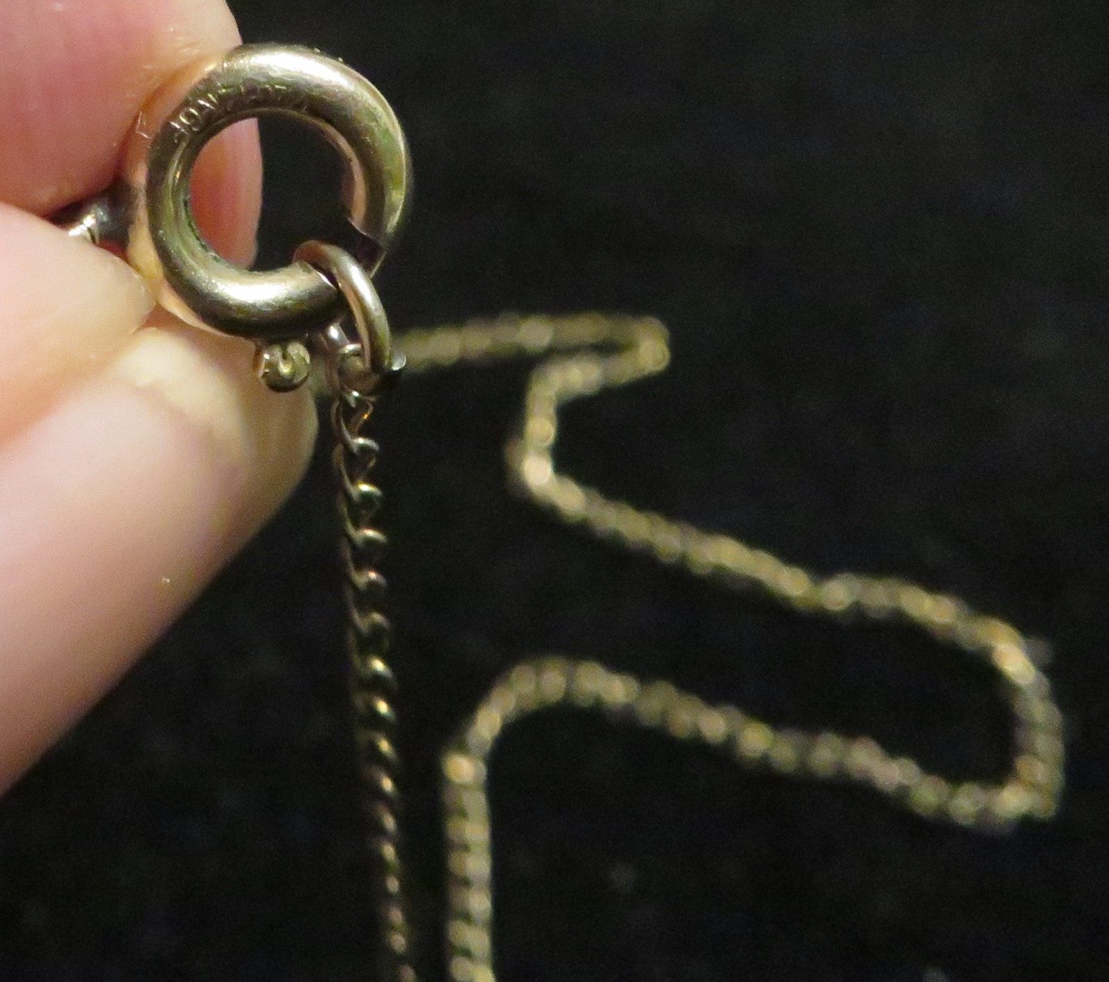 Gold Tone Star Pendant Necklace Minimalist Dainty Cable Chain 15in Knoted 12kGF
