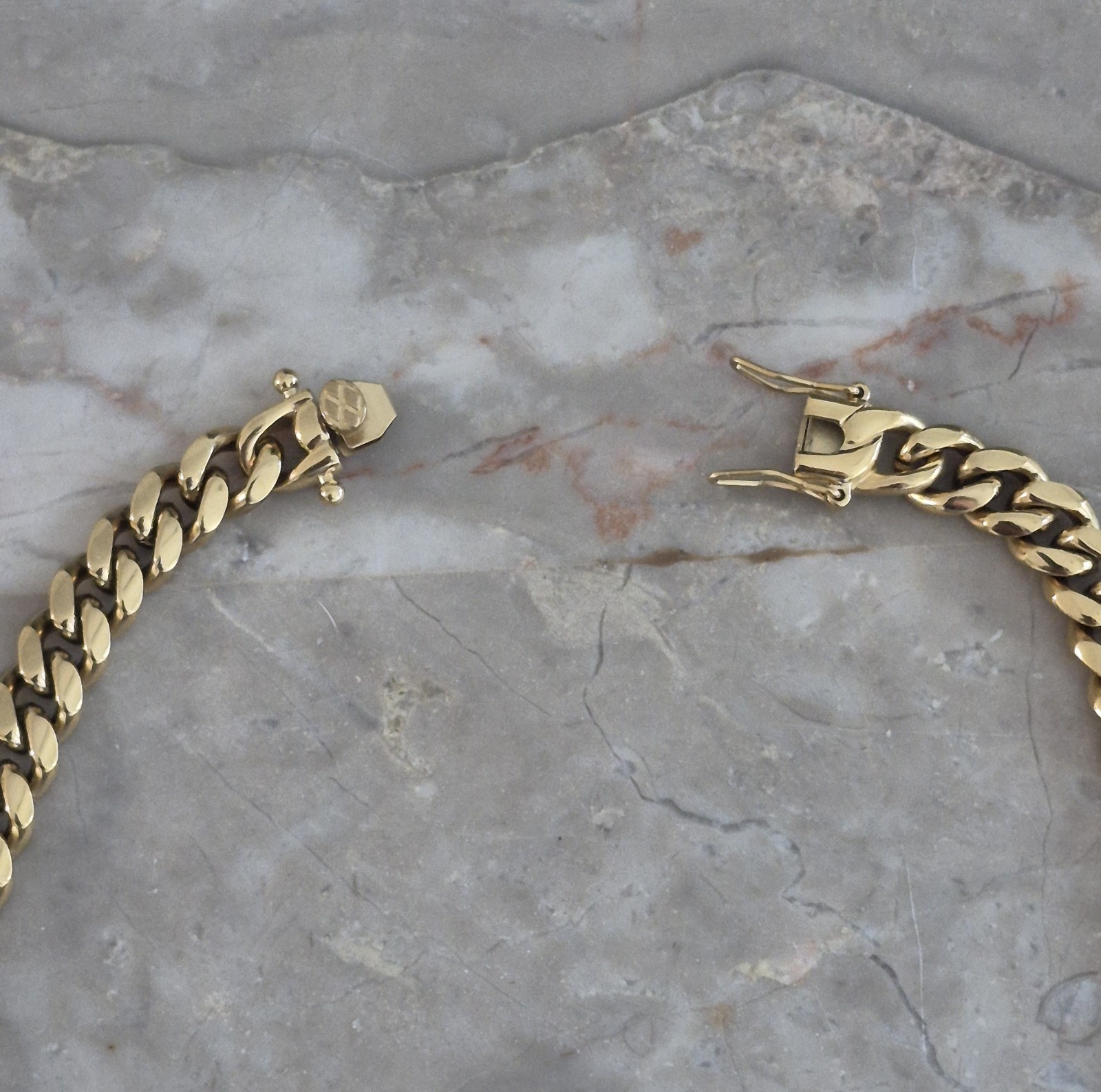 Cuban Link Chain Necklace 8mm 24in 18K Gold Plated PVD 316 Stainless Steel