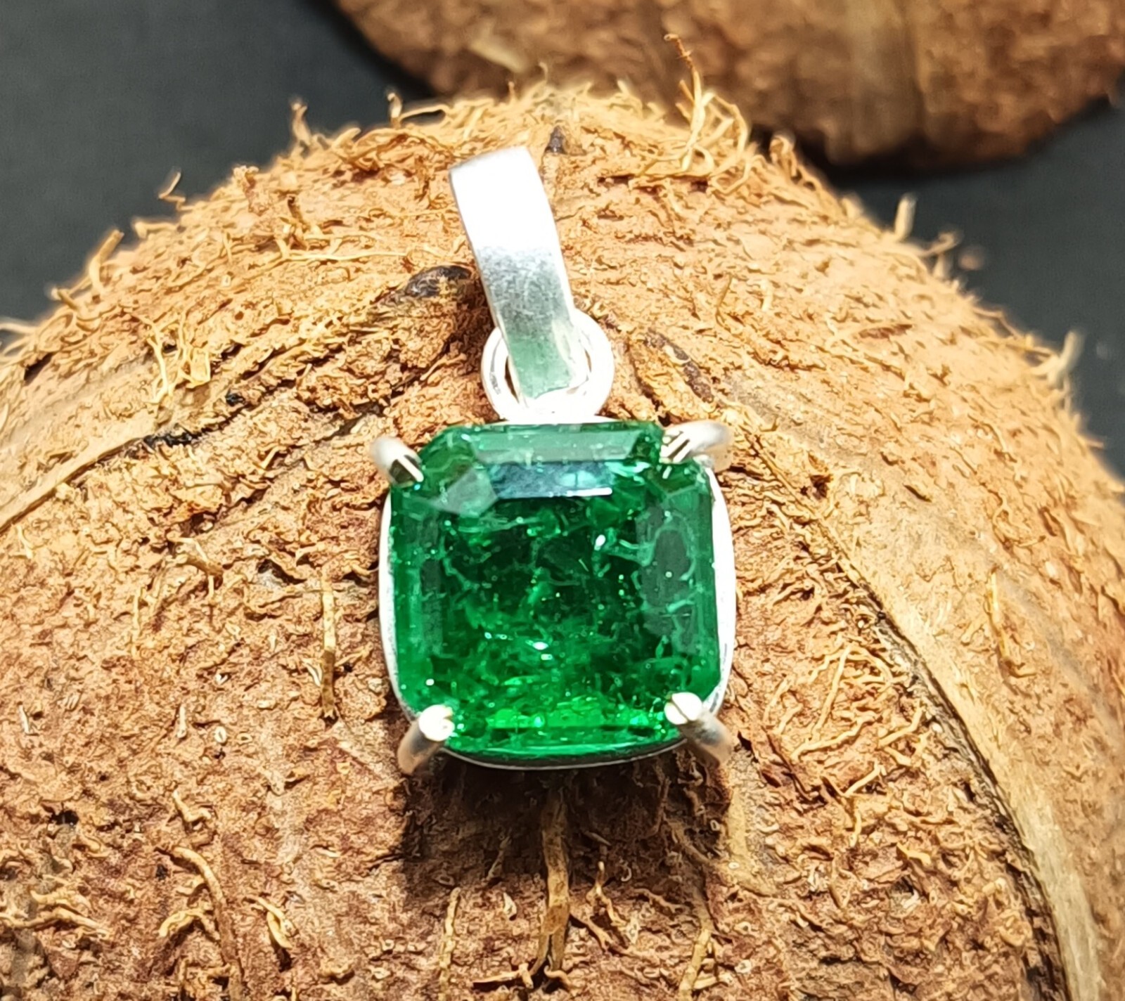Certified 25.0 Ct Natural Emerald In Solid Silver Asscher Cut Pendant Gemstone