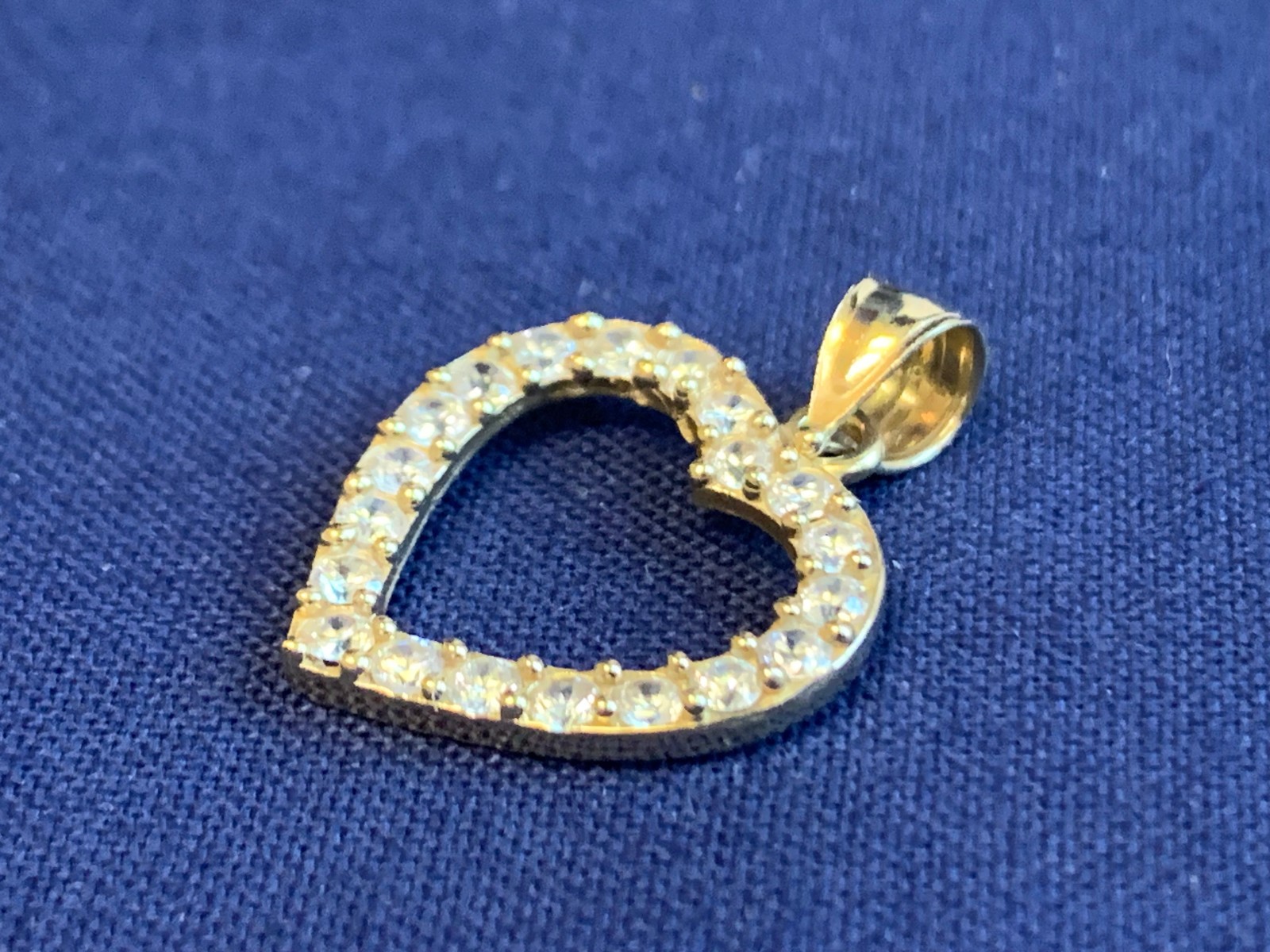 10K Yellow Gold Heart Pendant 1.44g Fine Jewelry Clear Color Stones Charm *READ*