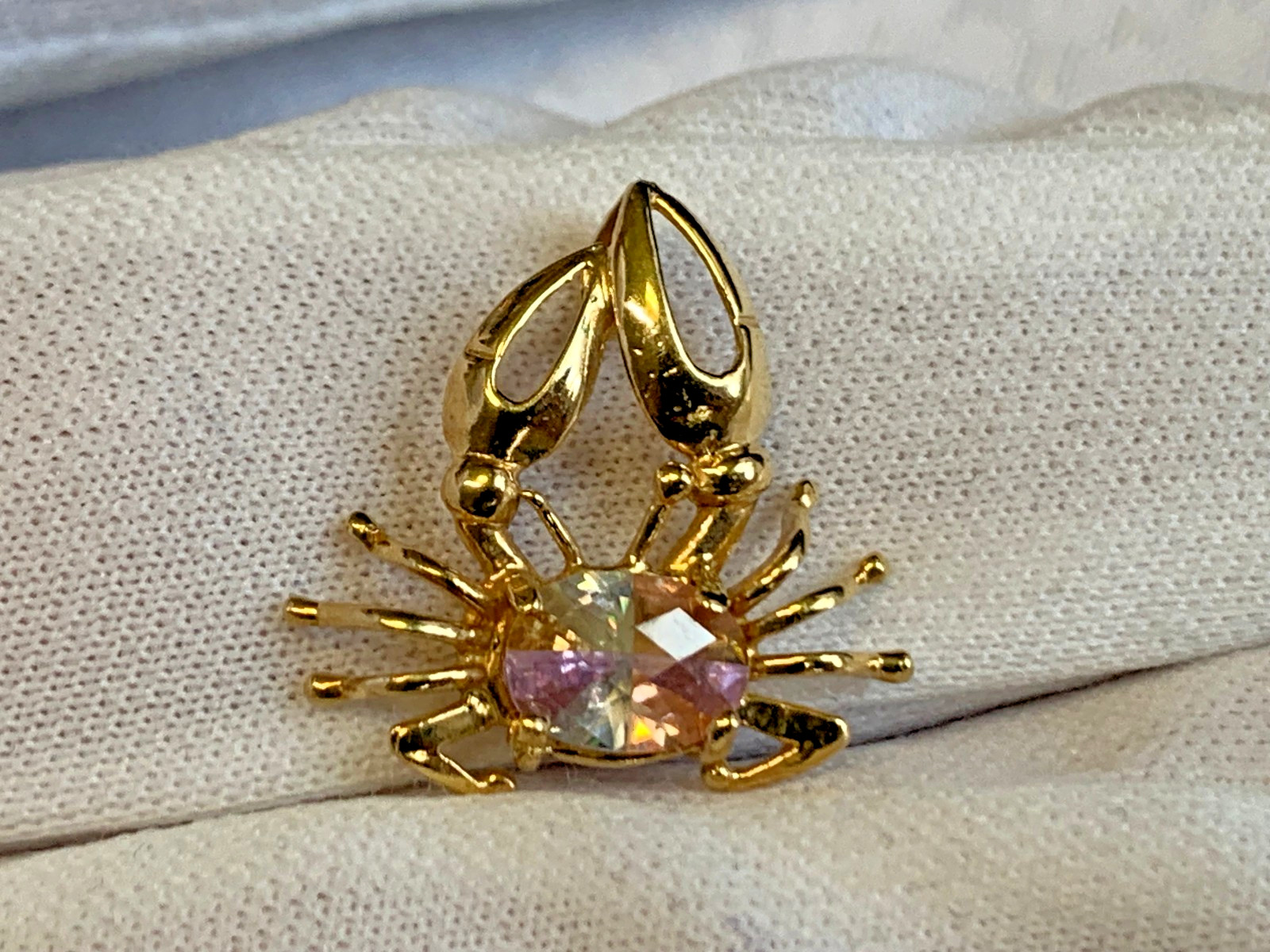 14K Yellow Gold Crab Pendant 1.47g Fine Jewelry Multicolor Stone Charm *READ*