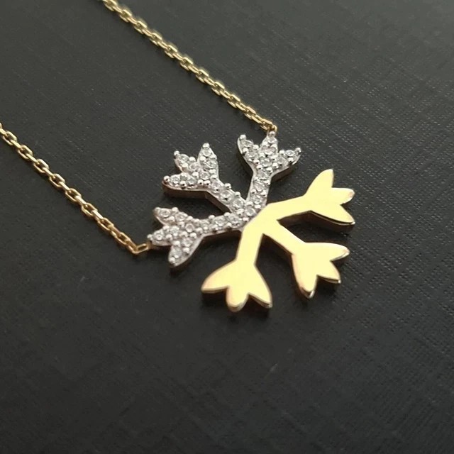 2Ct Round Cut Simulated Diamond Women’s Flower Pendant In 14K Yellow Gold Plated