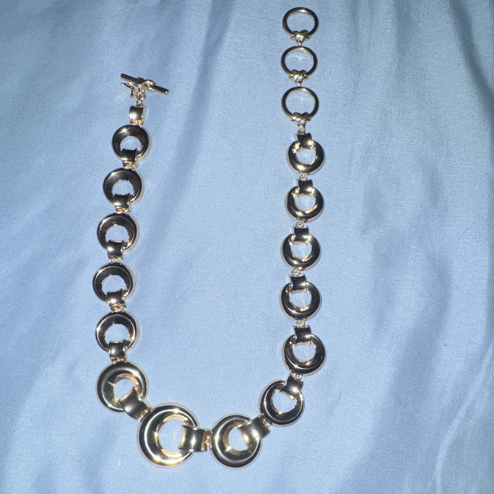 Round Link Silver Tone Metal Chain Statement Necklace Toggle Closure No Stone