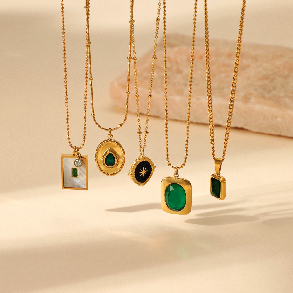 Vintage Emerald Stainless Steel Necklace Inlaid Titanium Steel Pendant Necklace