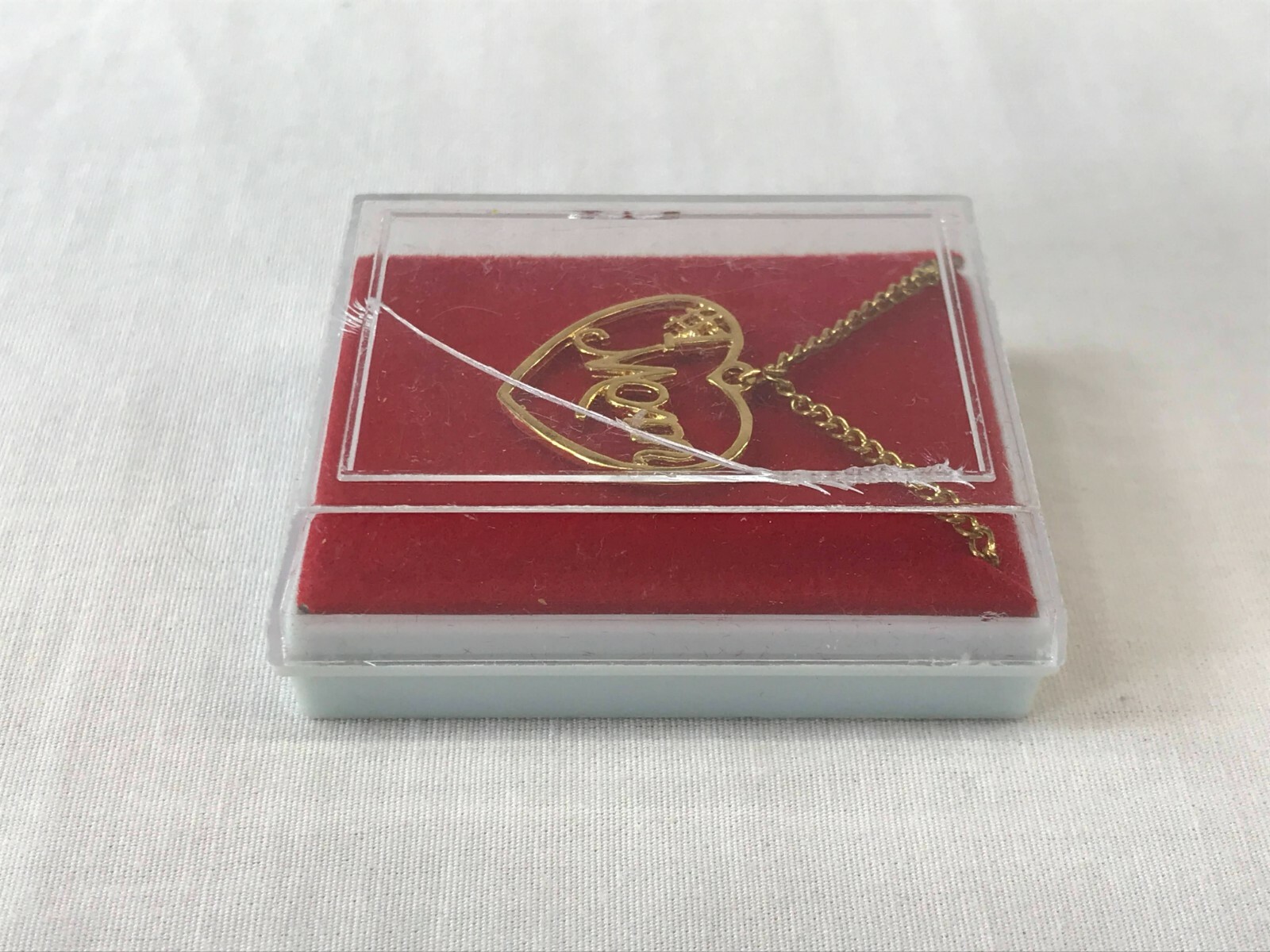 Number One Mom Necklace Heart Pendant Gold 18 Inch Chain New in Case Mothers Day