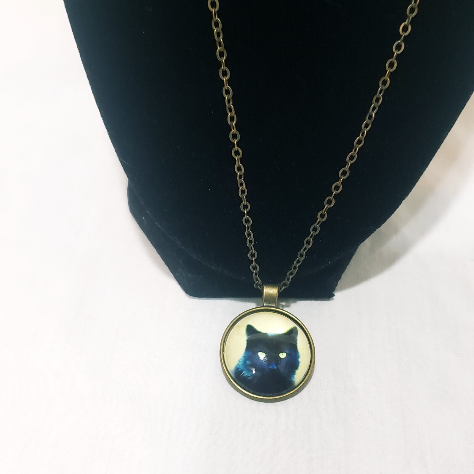 Black Cat Photo Circle Pendant Metal Chain Necklace 24″ Yellow Bronze