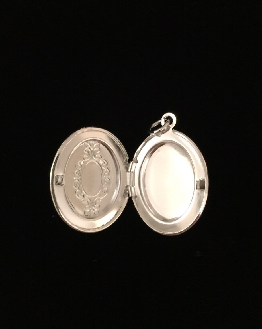 925 Sterling Silver Children Adult Oval Photo Locket Pendant Necklace 18″ N15