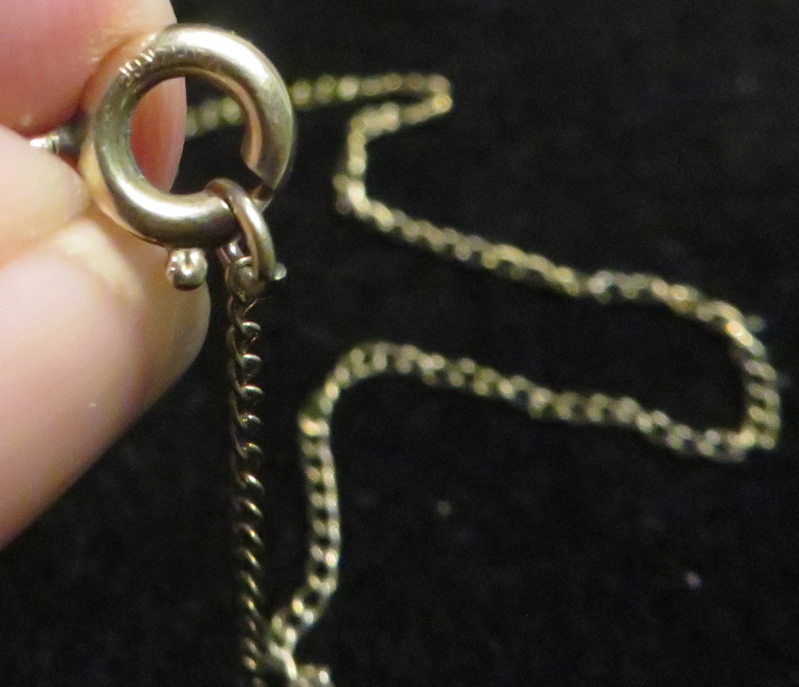 Gold Tone Star Pendant Necklace Minimalist Dainty Cable Chain 15in Knoted 12kGF