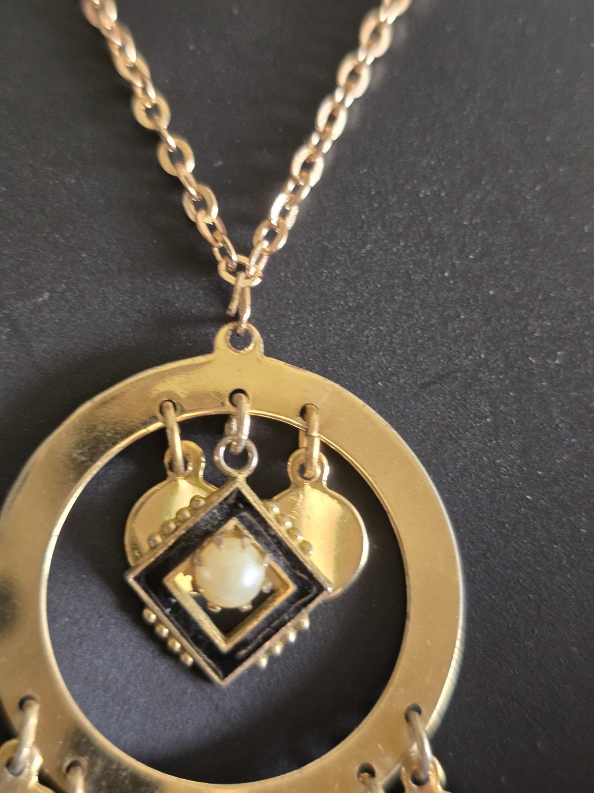Necklace Excellent Condition 15 Inch Gold Tone