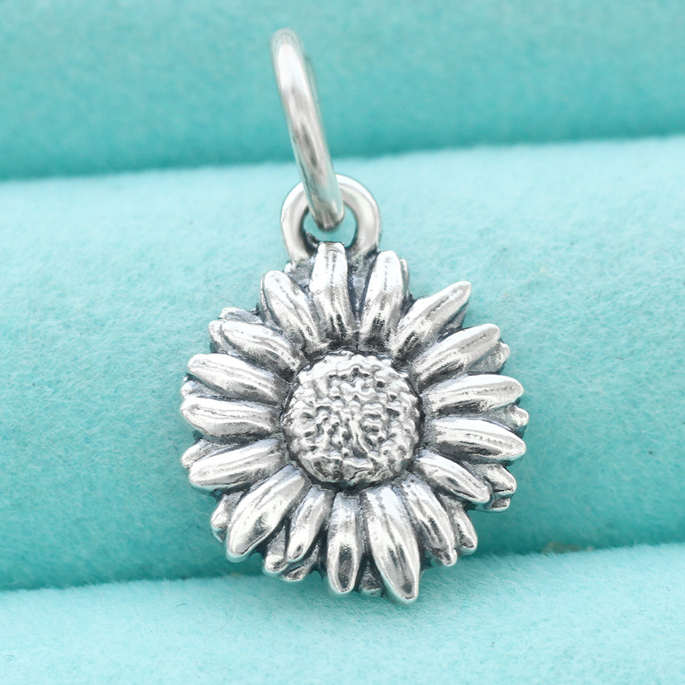 925 Sterling Silver Daisy Pendant Charm Bellis Perennis For Necklace Bracelet