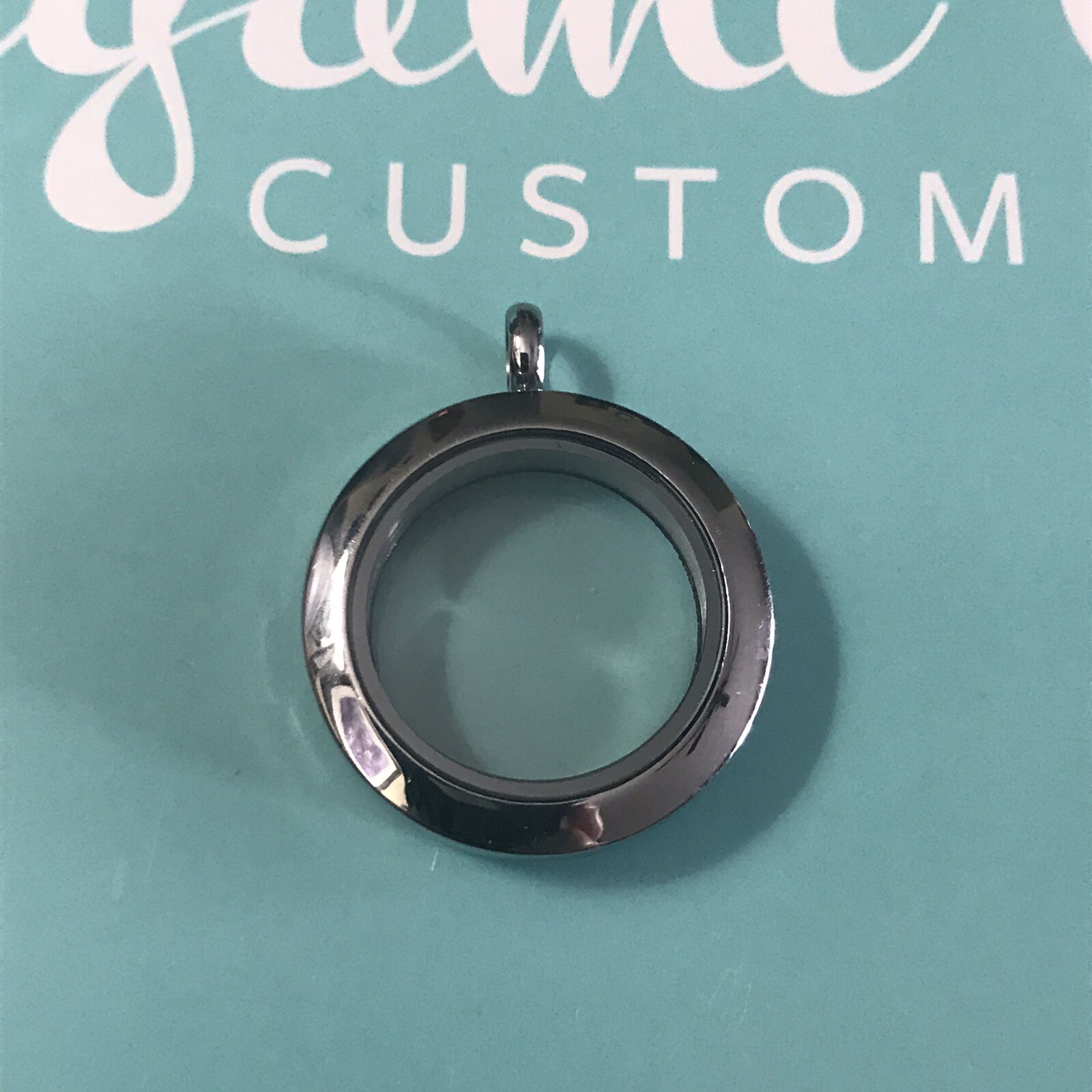 Authentic Origami Owl LK1006 Medium Silver Hinge Locket “New”