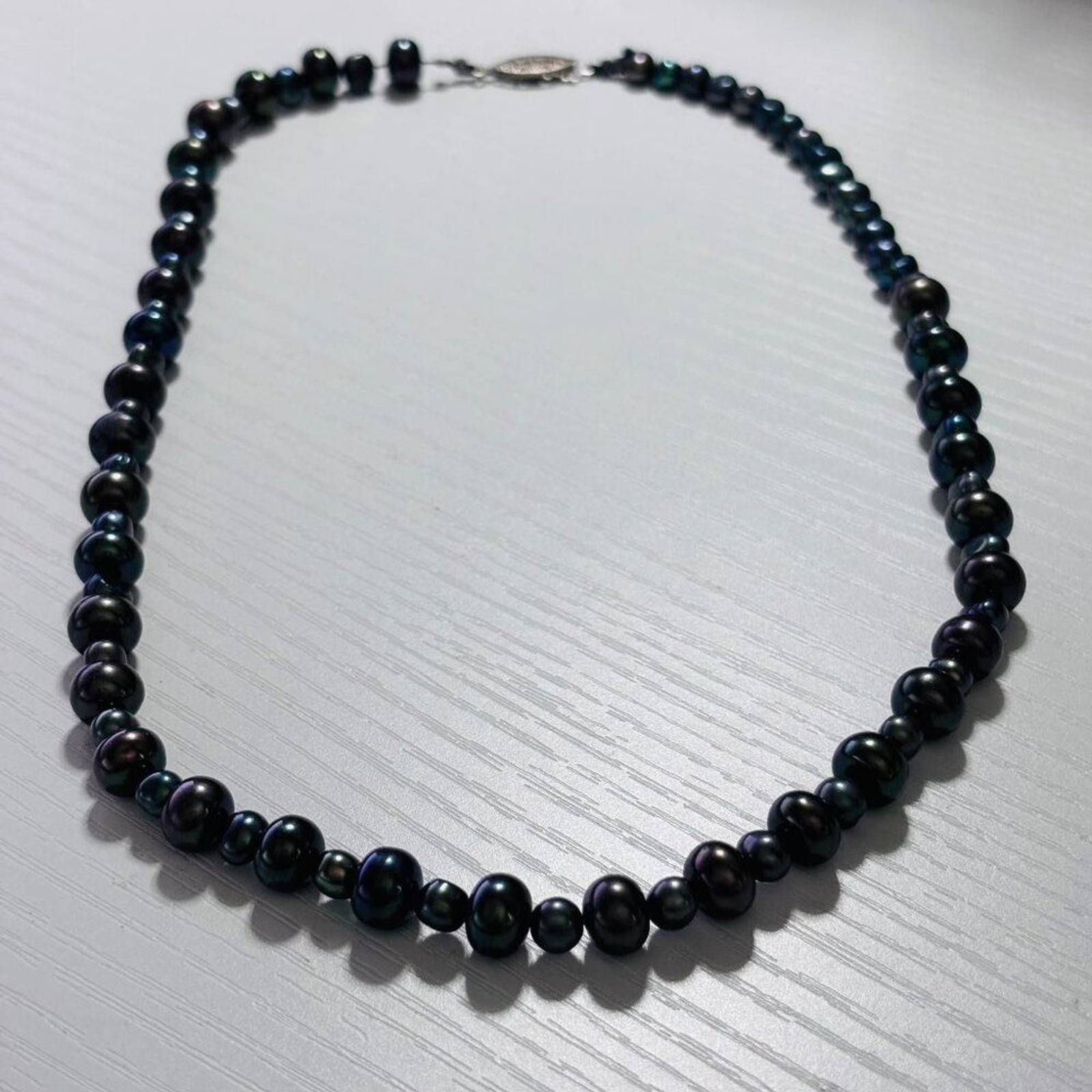 Black Peacock Pearl Beaded Necklace 18” Iridescent Classic