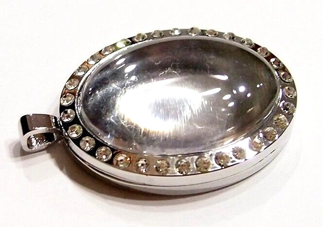 40×30 mm Origami Owl Silver 32 Crystals Floating Locket (Cameo Included), Nice