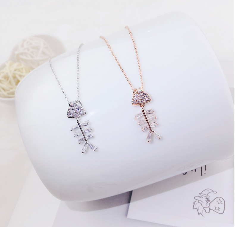 Gold Plated Cubic Zirconia Swirl Fish Bone Pendant Necklace Gift Women Girl PE32