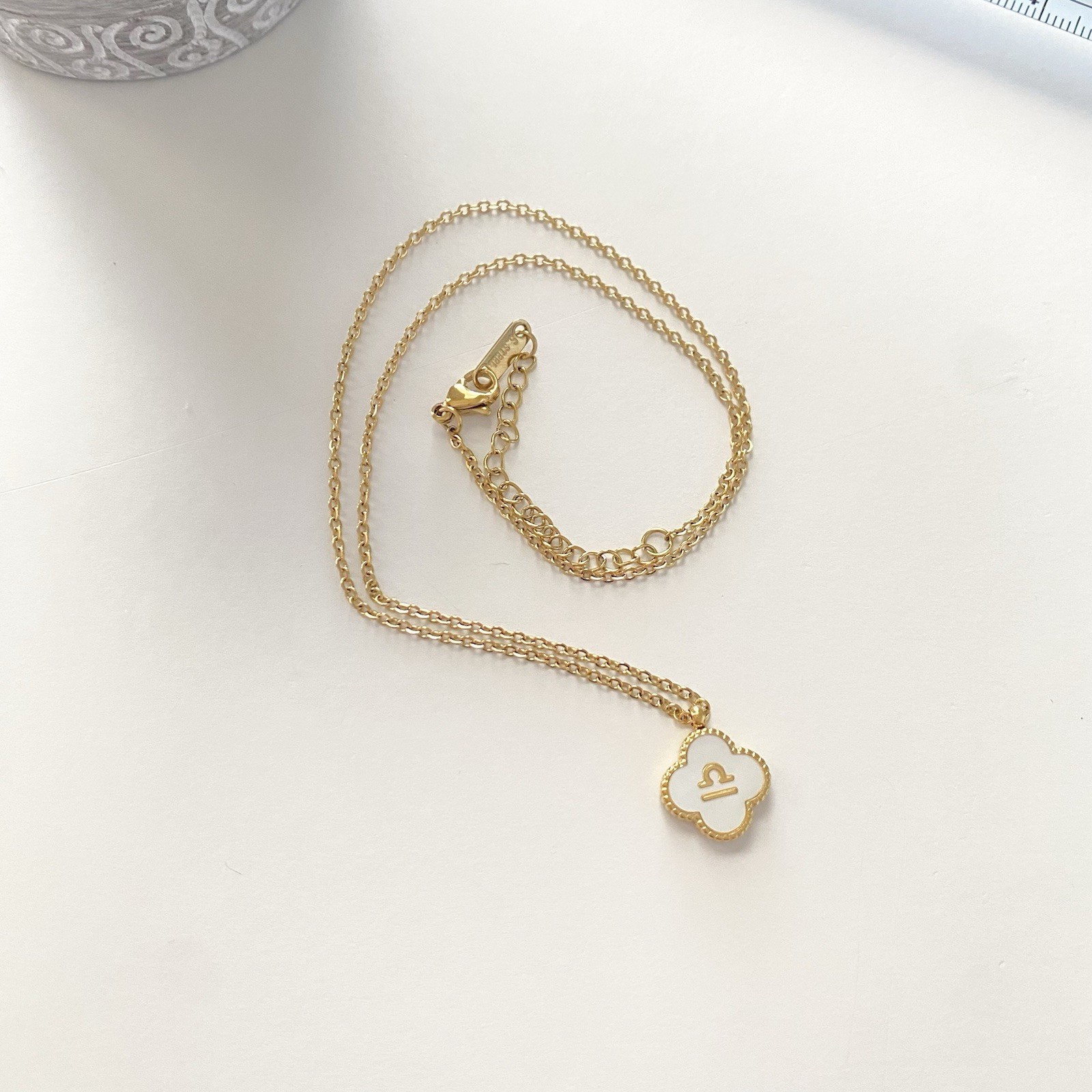 18k Gold Plate Libra Mother Of Pearl Clover Necklace Astrological Zodiac Signs