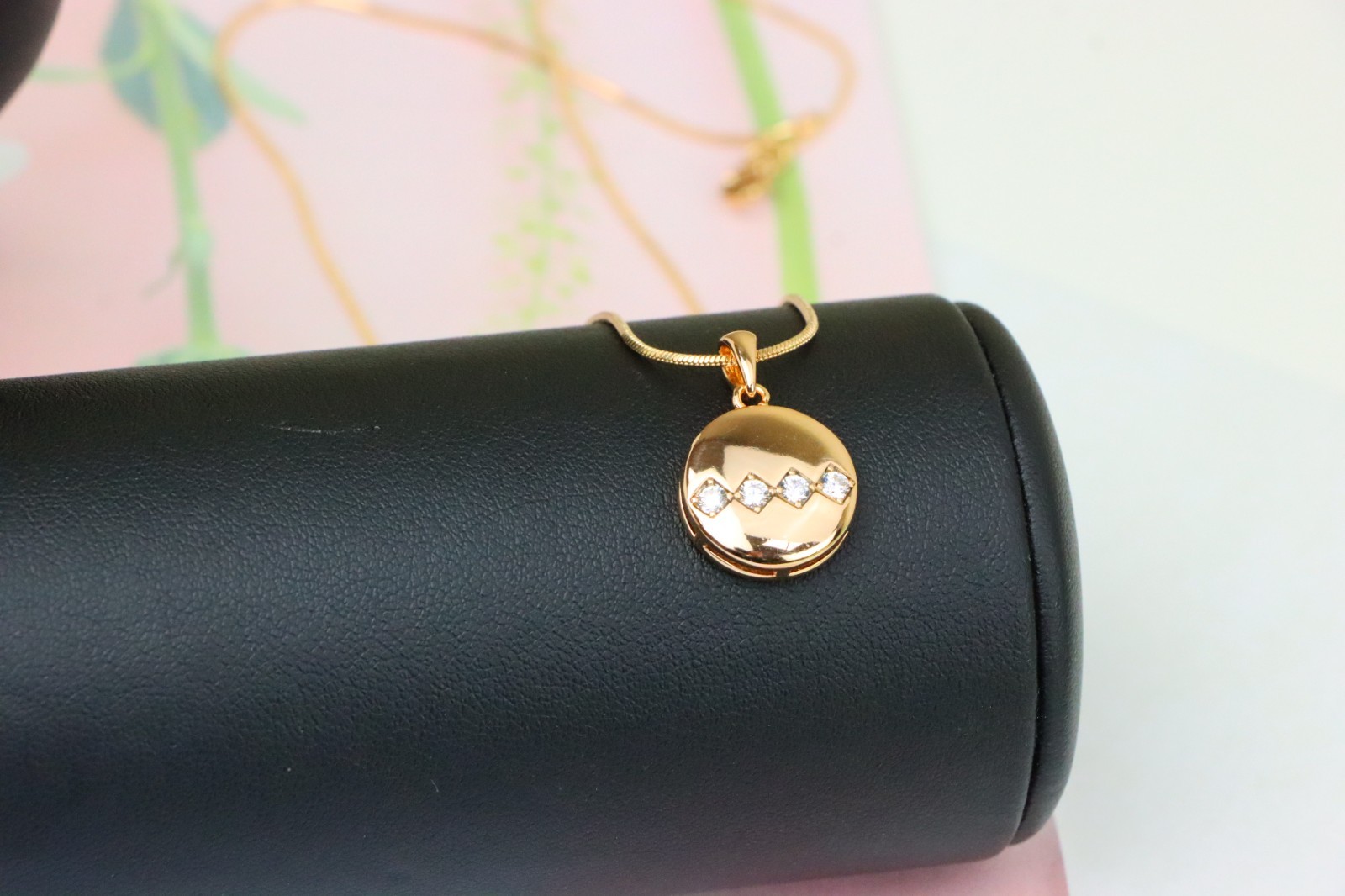 with Zigzag White Crystal Accent Design, XPPT1255 Round Rose Gold Pendant