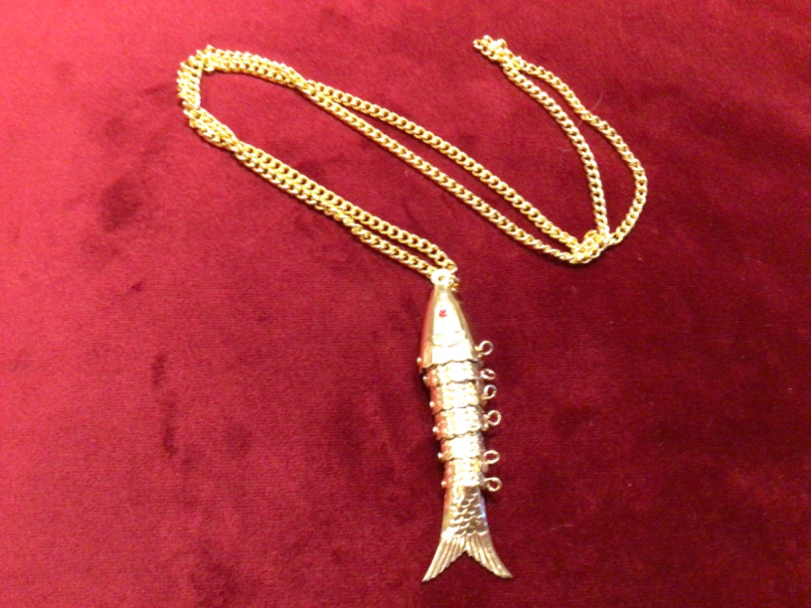 Unused Retro Gold Tone Articulated Fish Pendant Necklace 60cm Chain