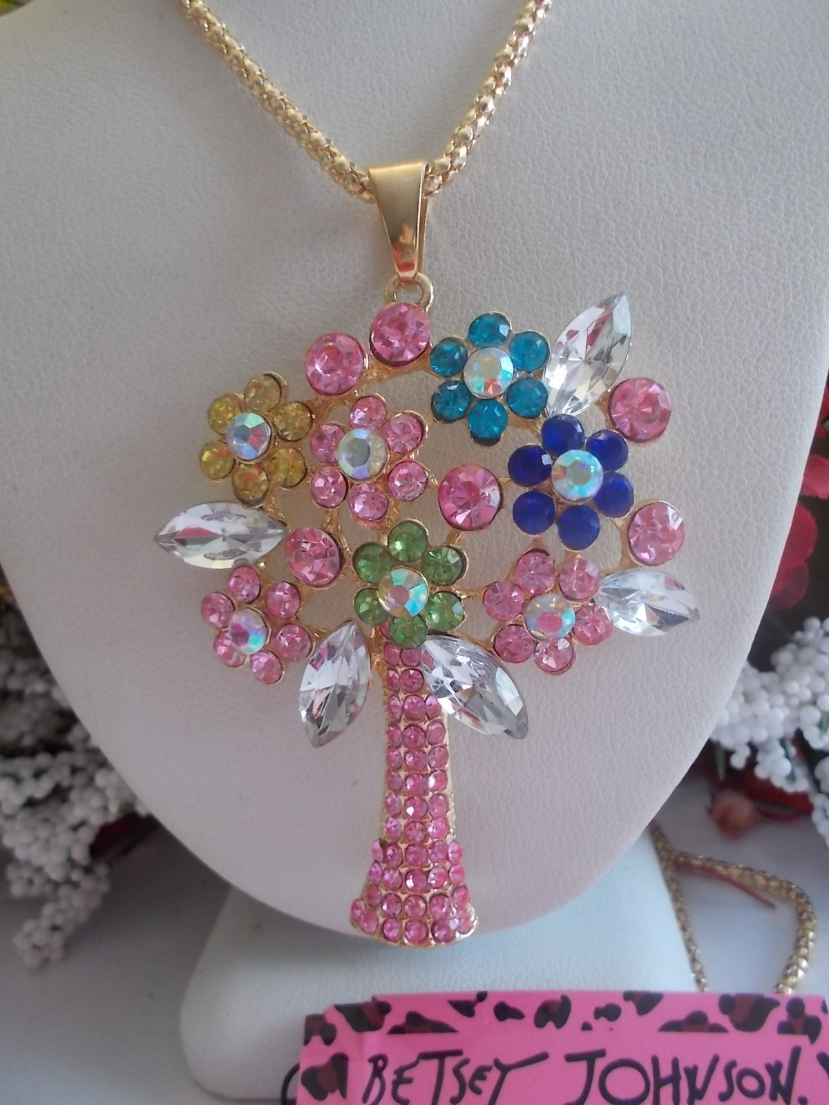 BETSEY JOHNSON LOVELY PINK VASE WITH FLOWER BOUQUET PENDANT CHAIN NECKLACE