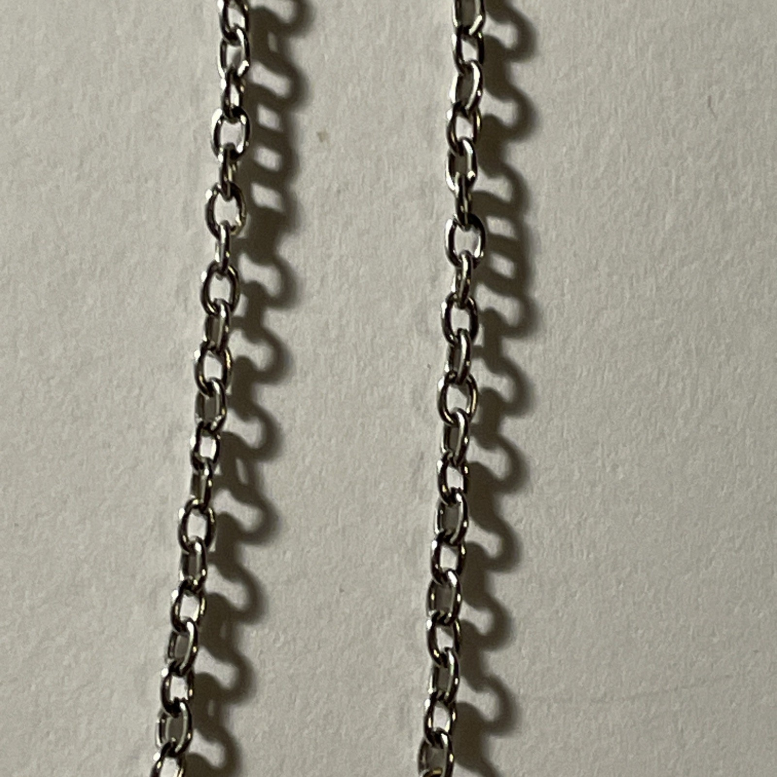 Silver-Tone Adult Jewels Brand Fashion Necklace Chain 18”