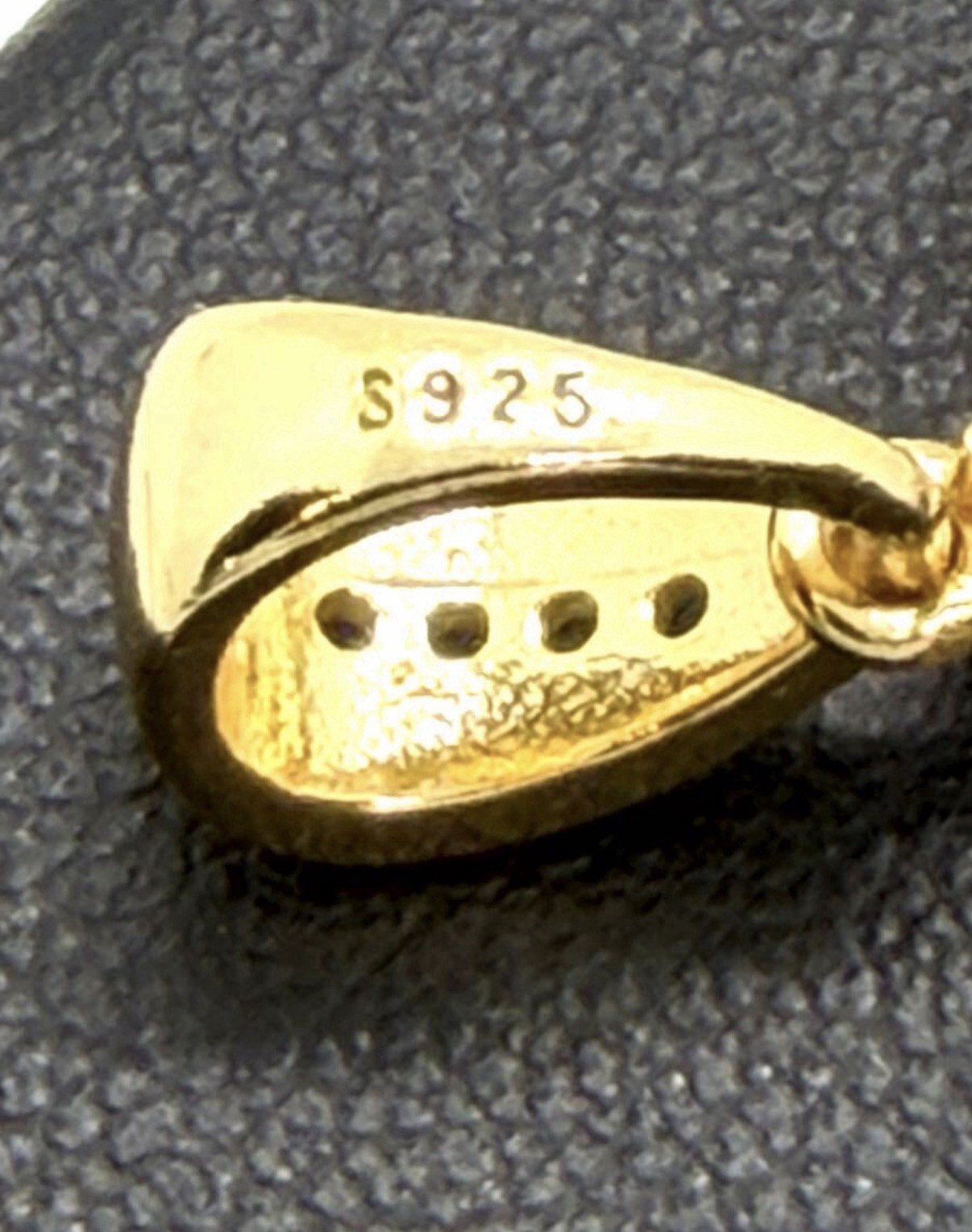 24K Gold THE VICTORIOUS 1/100 oz Gold Bar Pendant Silver 925 CZ Halo