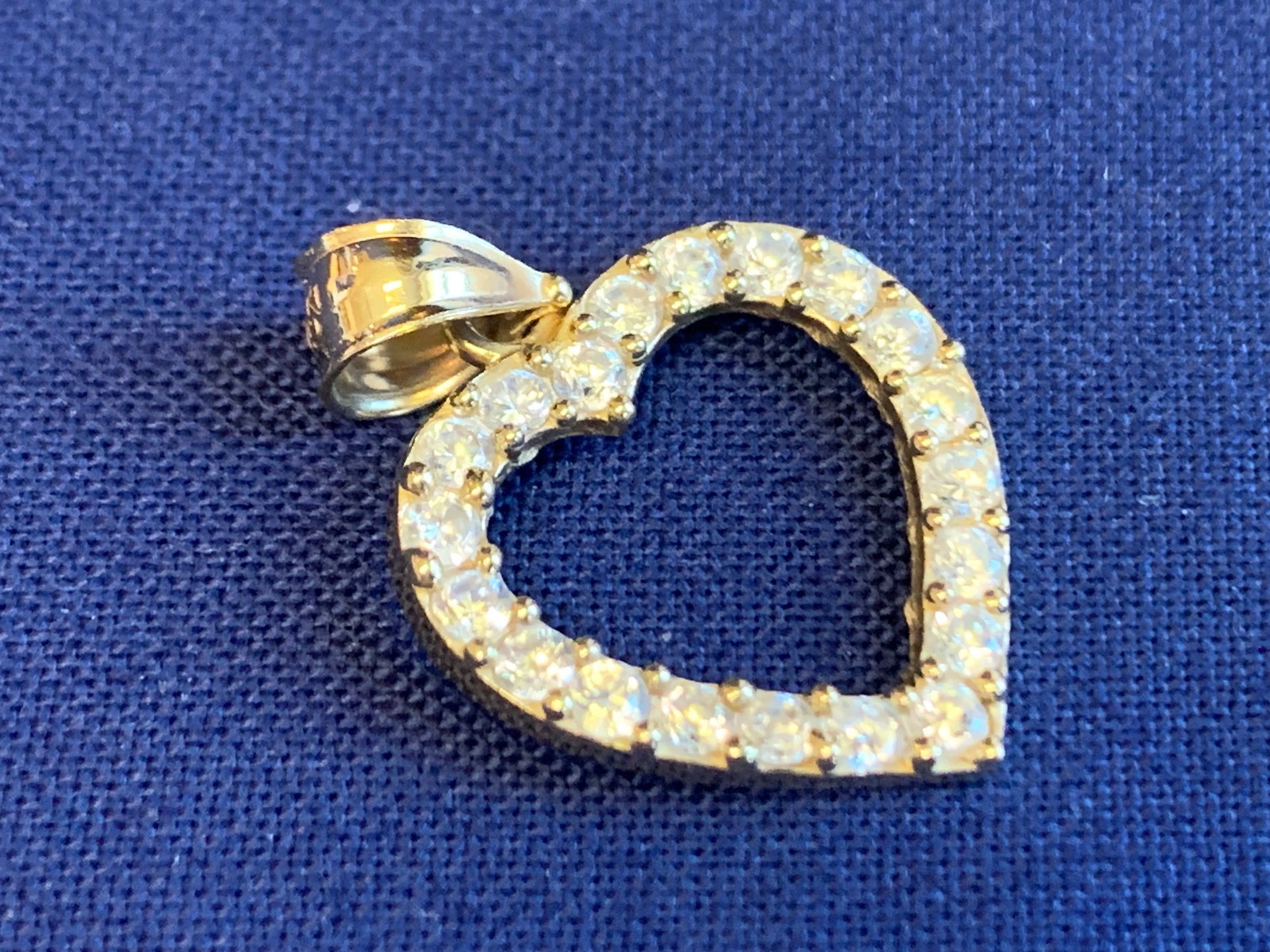 10K Yellow Gold Heart Pendant 1.44g Fine Jewelry Clear Color Stones Charm *READ*