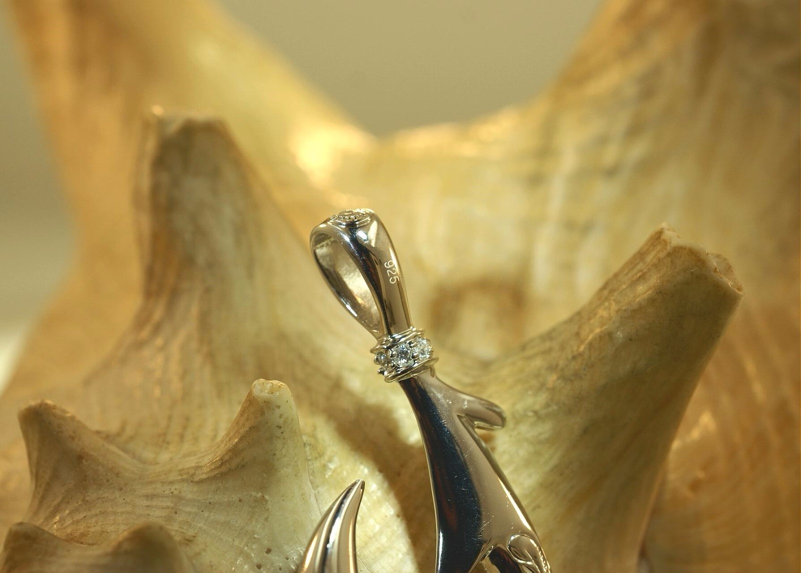28MM HAWAIIAN 925 SILVER HEAVY DUAL SCROLLS FISH HOOK INLAY TURQUOISE CZ PENDANT