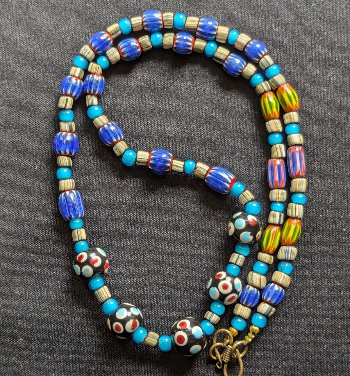 MixGlass Chevron & whiteHeart with EyesGlass Beaded Necklace