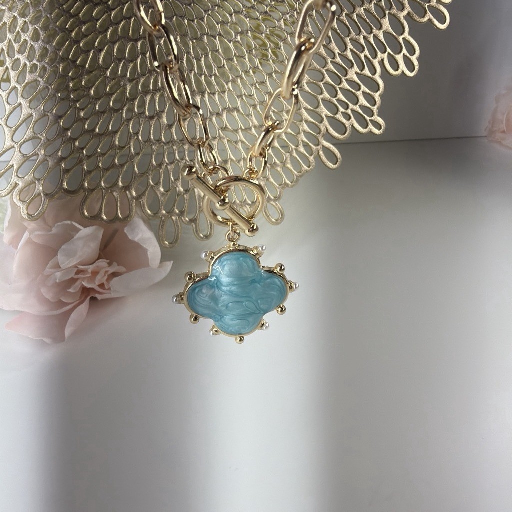 Gold Tone Round Link Chain Necklace Toggle Clasp Blue Clover Charm Pendant
