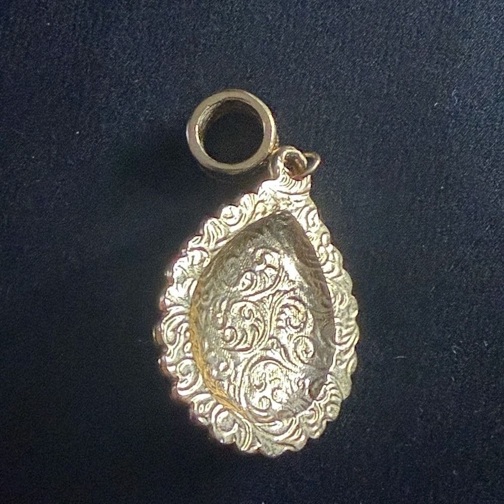 Stanley Gold and Cream Teardrop Pendant