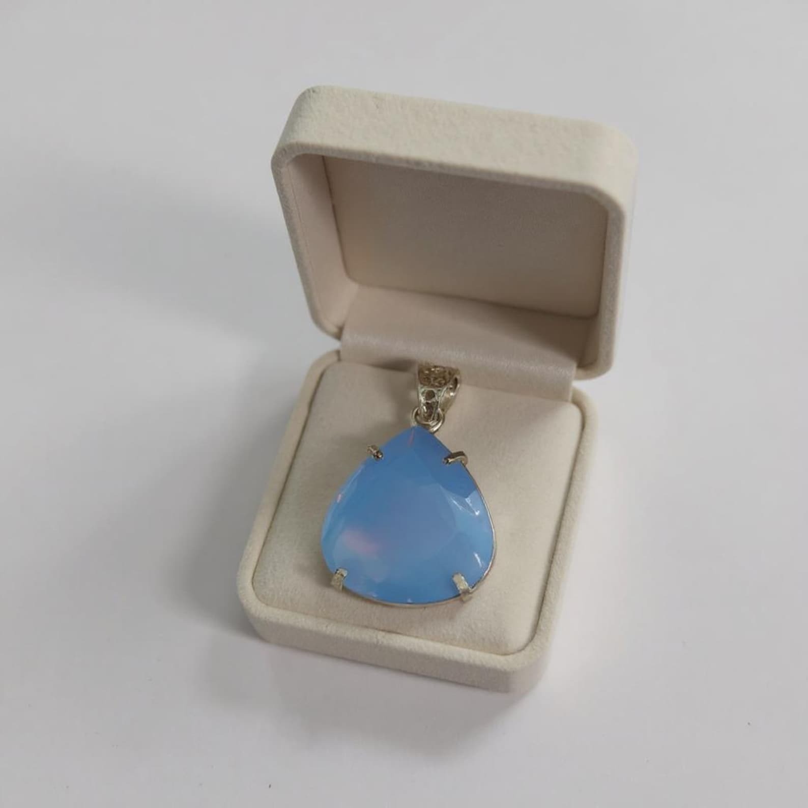 Bi-Color Pendant 94.40 Ct Welo Opal Pear Cut Natural Untreated Loose Gemstone