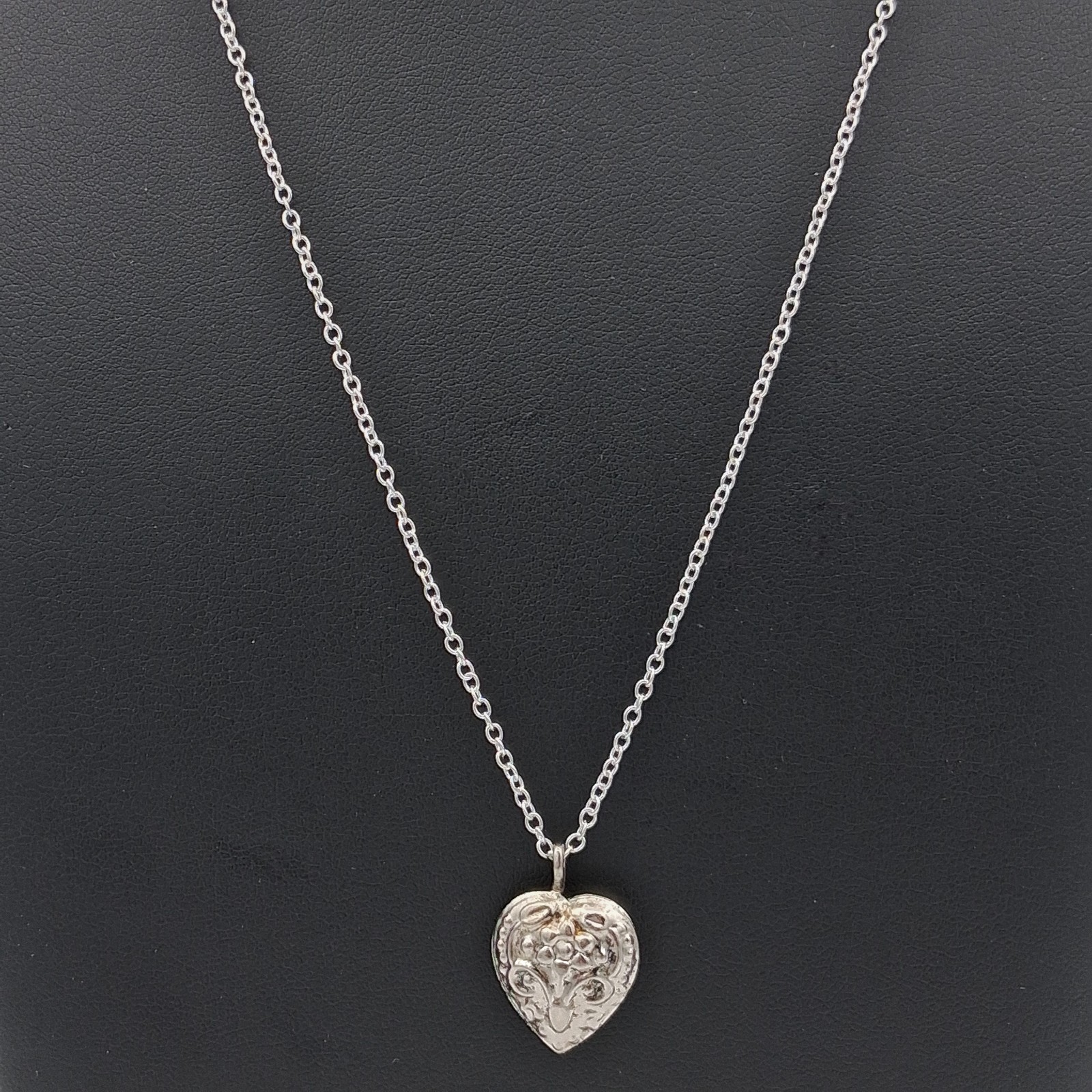 Silver Tone Puffed Heart Pendant Necklace Embossed Floral Double Sided 18″