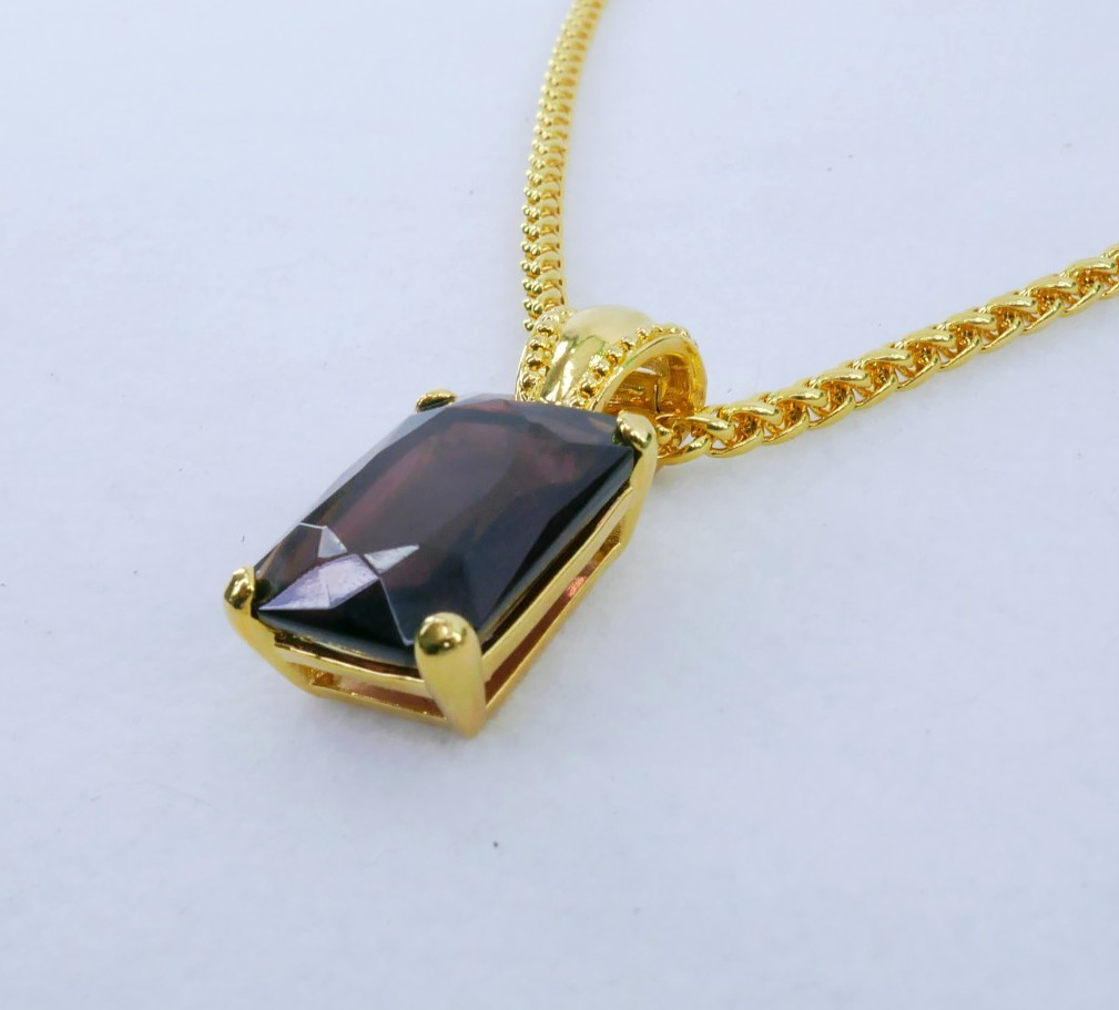 JOAN RiVERS GLAM LARGE FACETED EMERALD CUT AMETHYST GLASS PENDANT 36″ NECKLACE