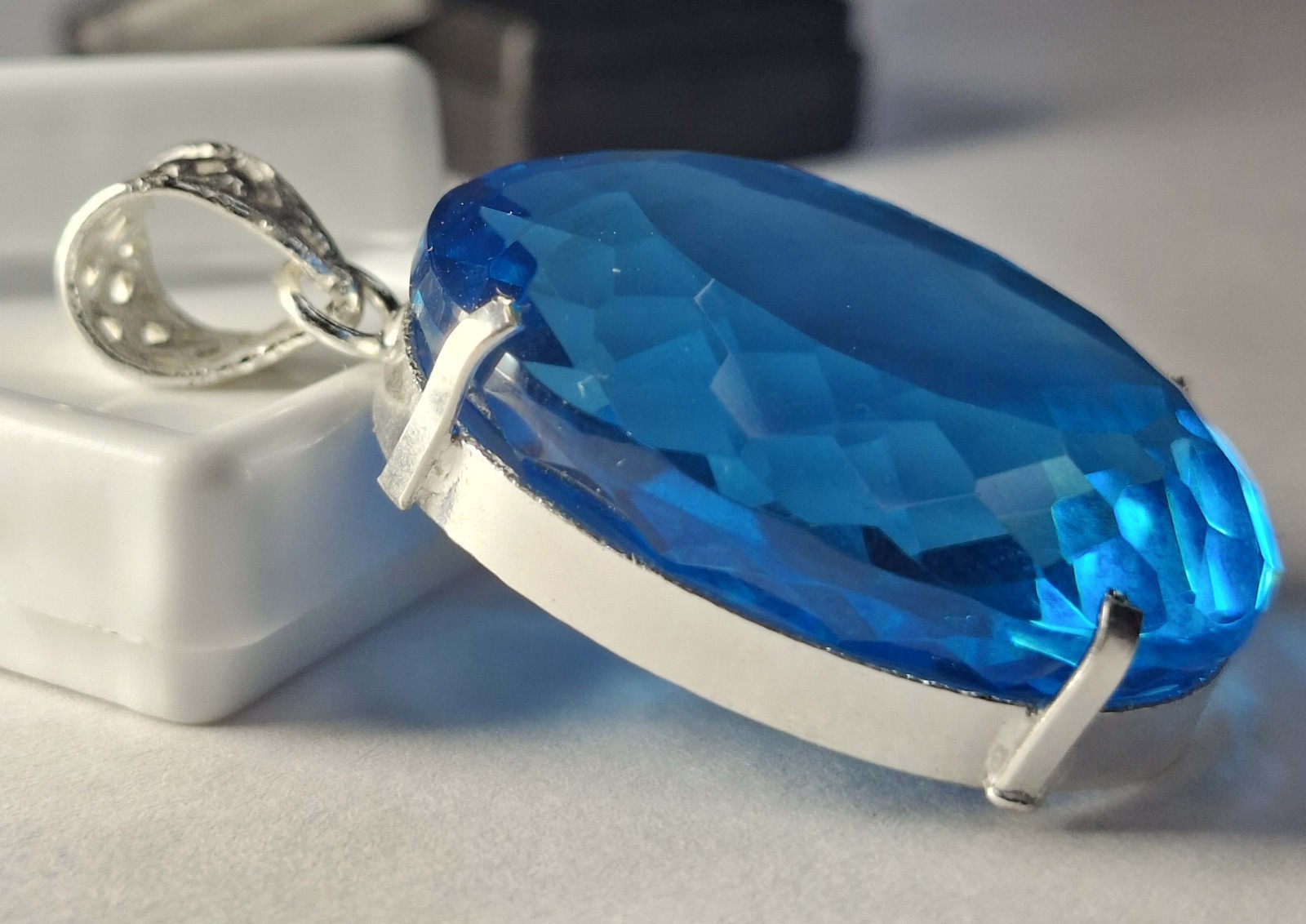 112.00 Ct Flawless Blue Topaz Oval Cut Lab Created Loose Gemstone SP1125