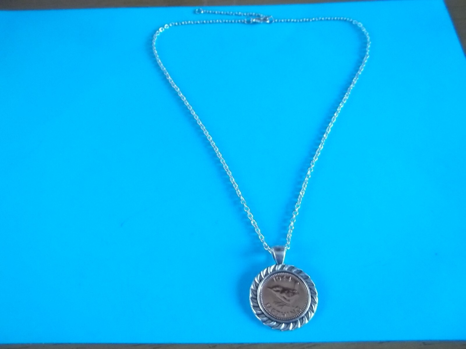 WREN FARTHING – LIMITED EDITION – SILVER CASED PENDANT NECKLACE – 1938 to 1955