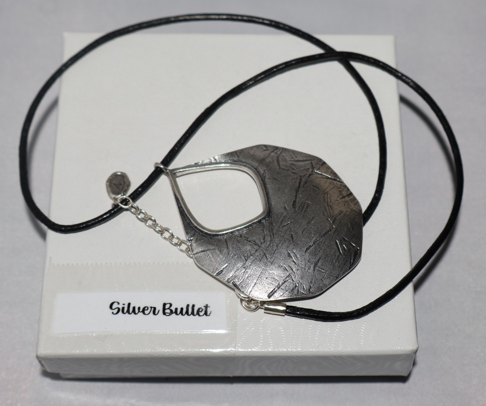 Silpada Sterling Silver Textured Oxidized Badge of Beauty Leather Necklace N3089