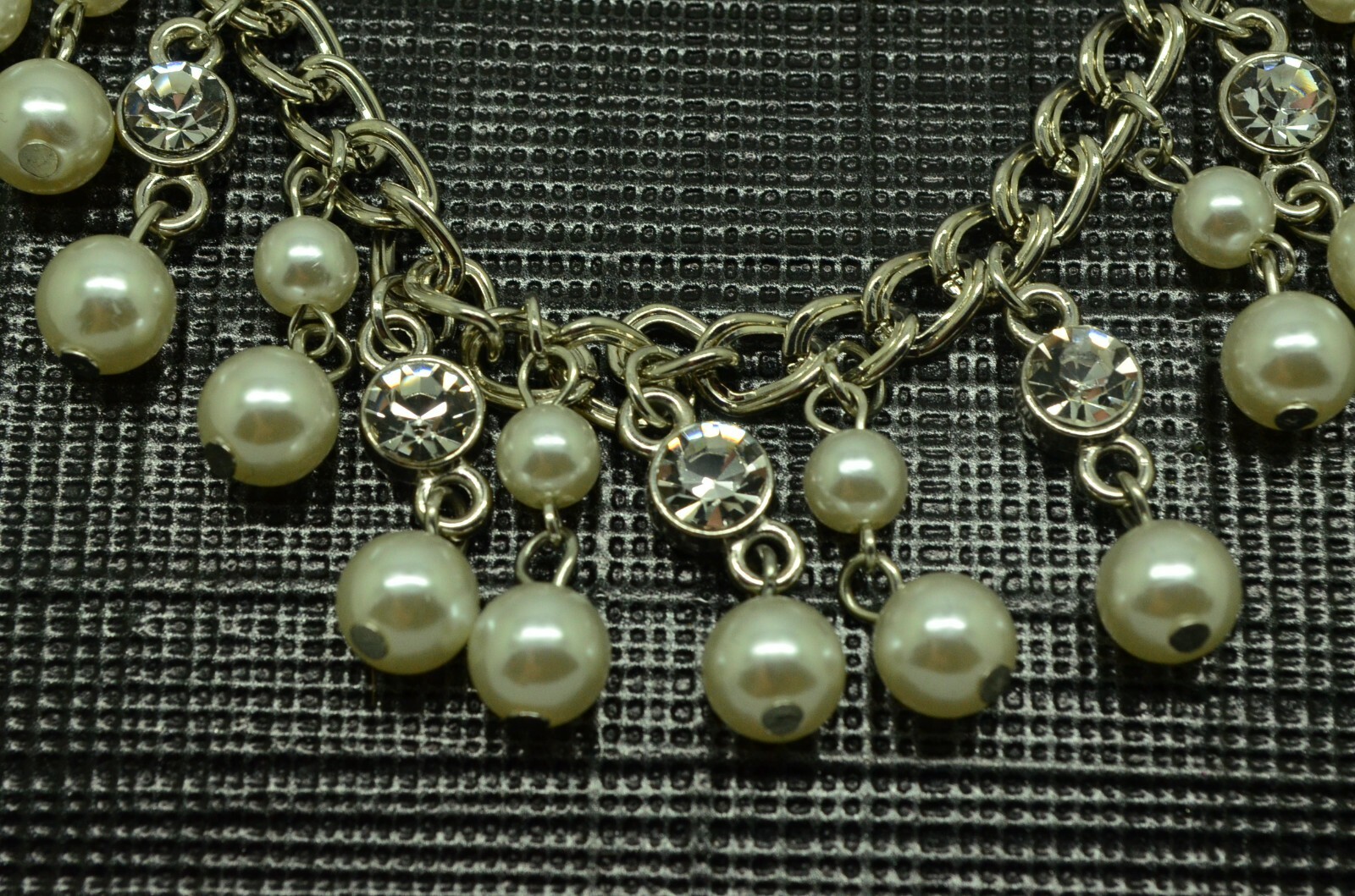17-20″ SILVER PLATED IMITATION PEARL & CZ BIB STYLE NECKLACE #BH-14