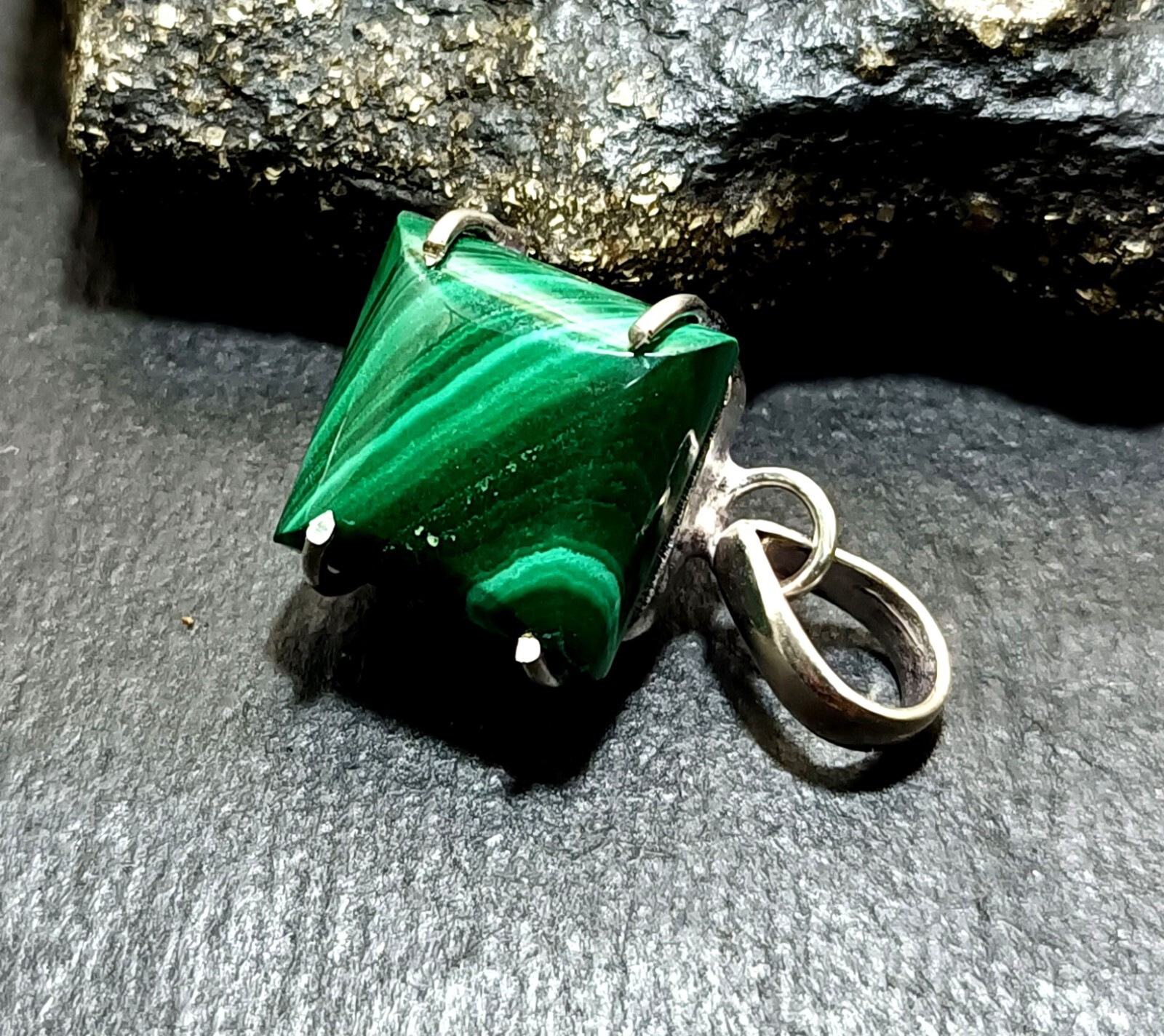 37.55 Natural Green Malachite Hand-Made Pendant In Solid Silver Certified A+Gems